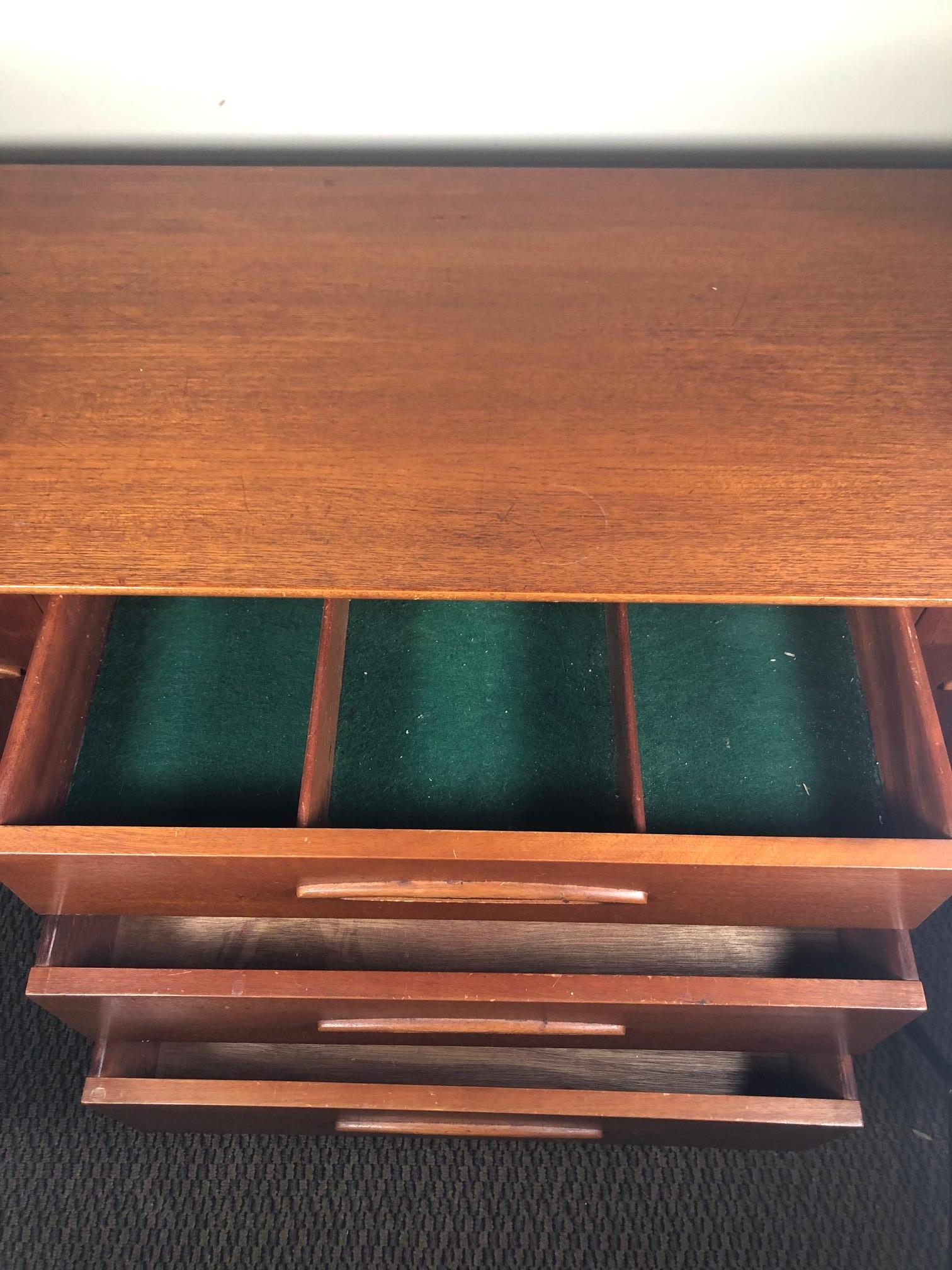 Midcentury Teak Credenza Sideboard by Jentique In Good Condition For Sale In Norcross, GA