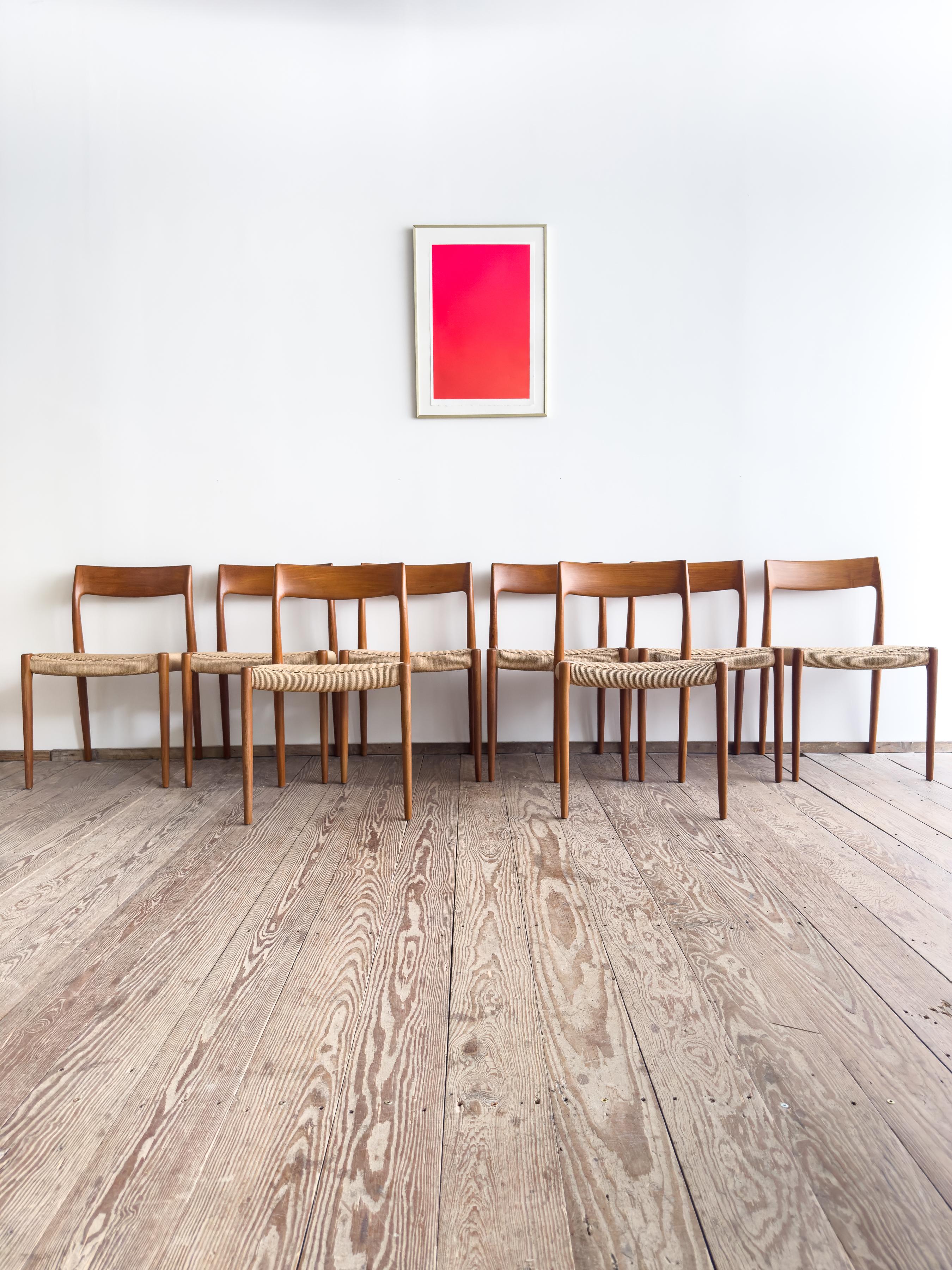 Mid-Century moderno Sedie da pranzo in teak del Medioevo #77 di Niels O. Møller per J. L. Moller, set di 8 pezzi in vendita