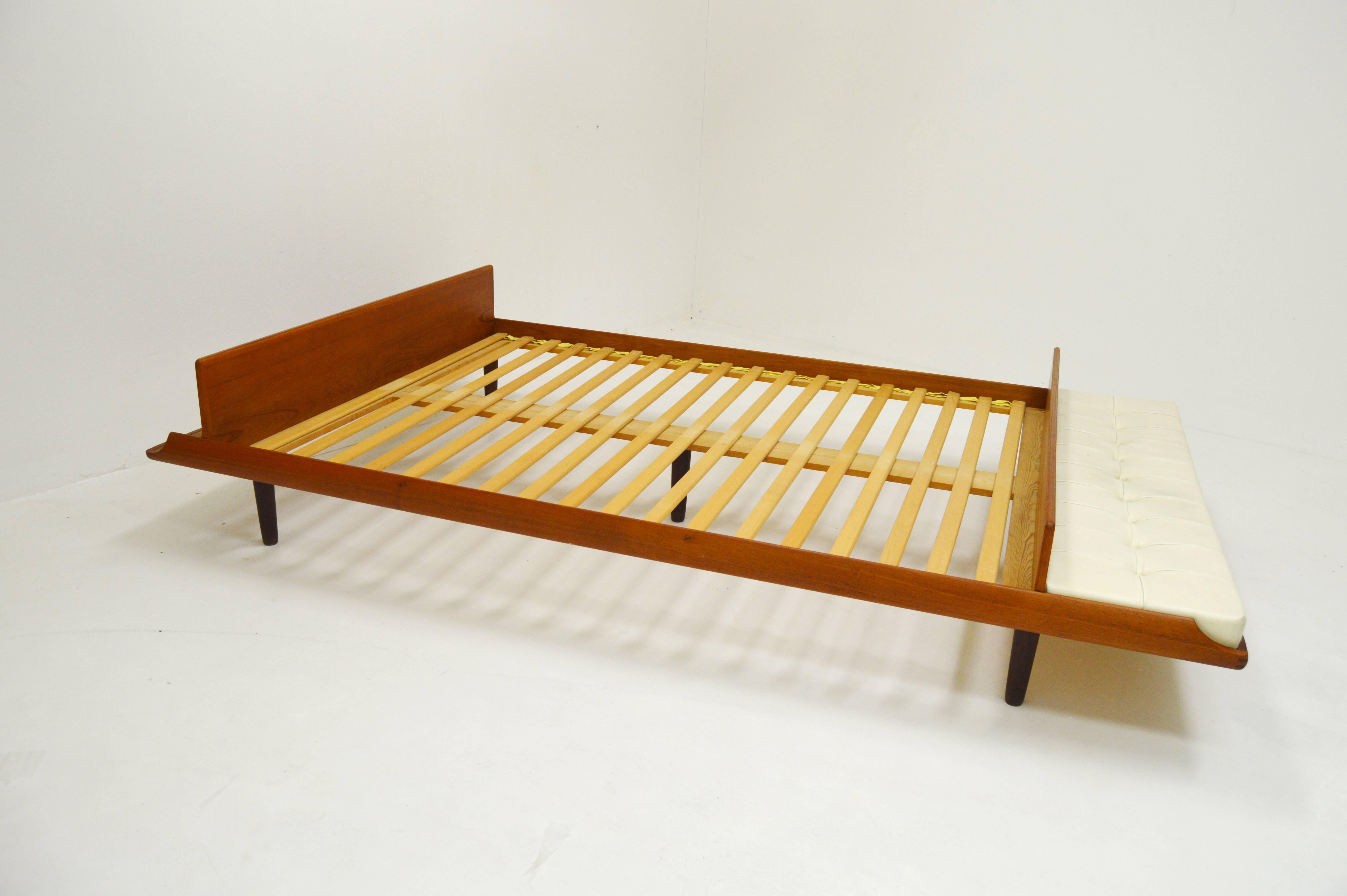 Midcentury Teak Double Master Bed with Bench For Sale 5