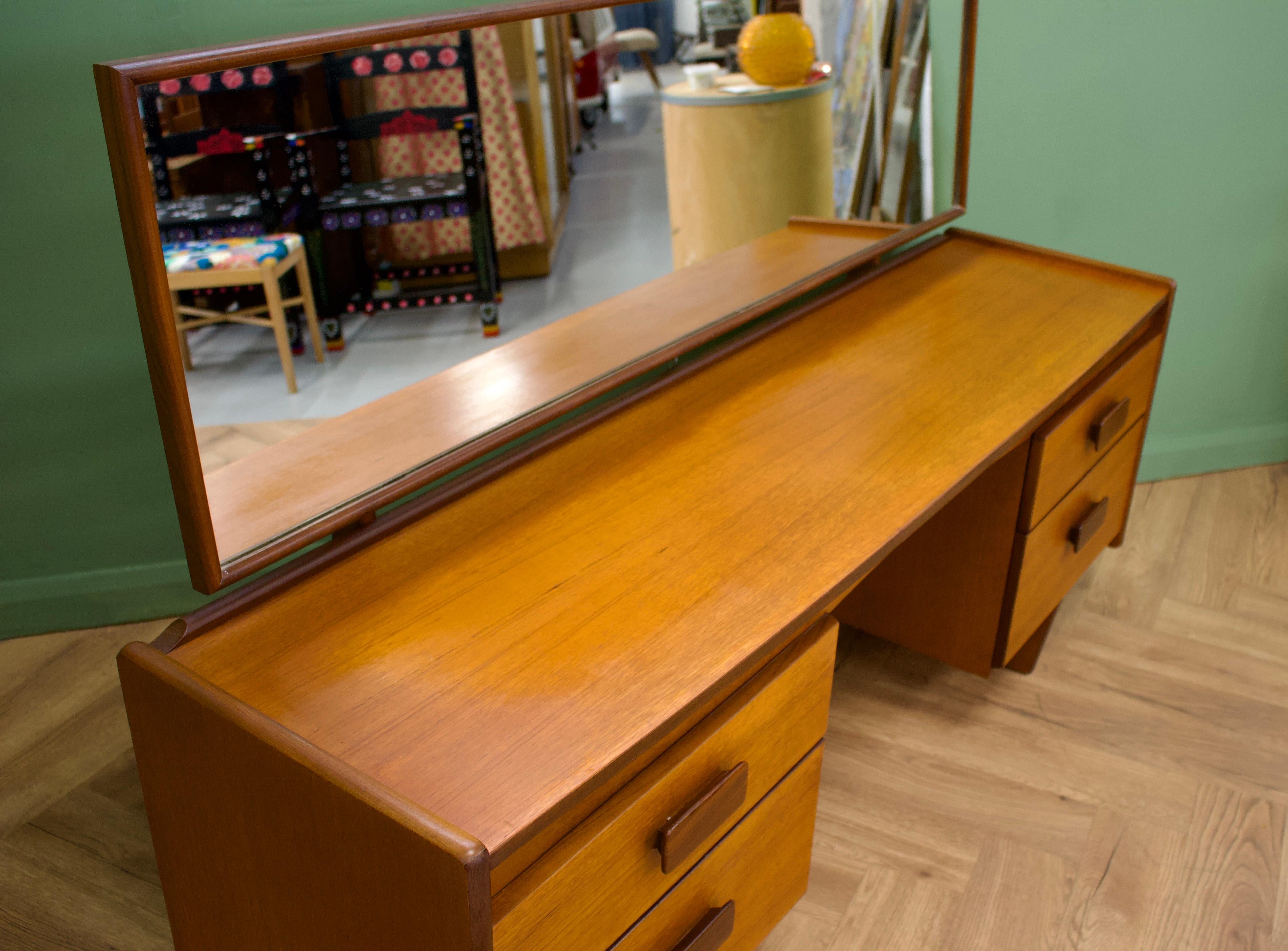 Midcentury Teak Dressing Table from White & Newton, 1960s For Sale 1