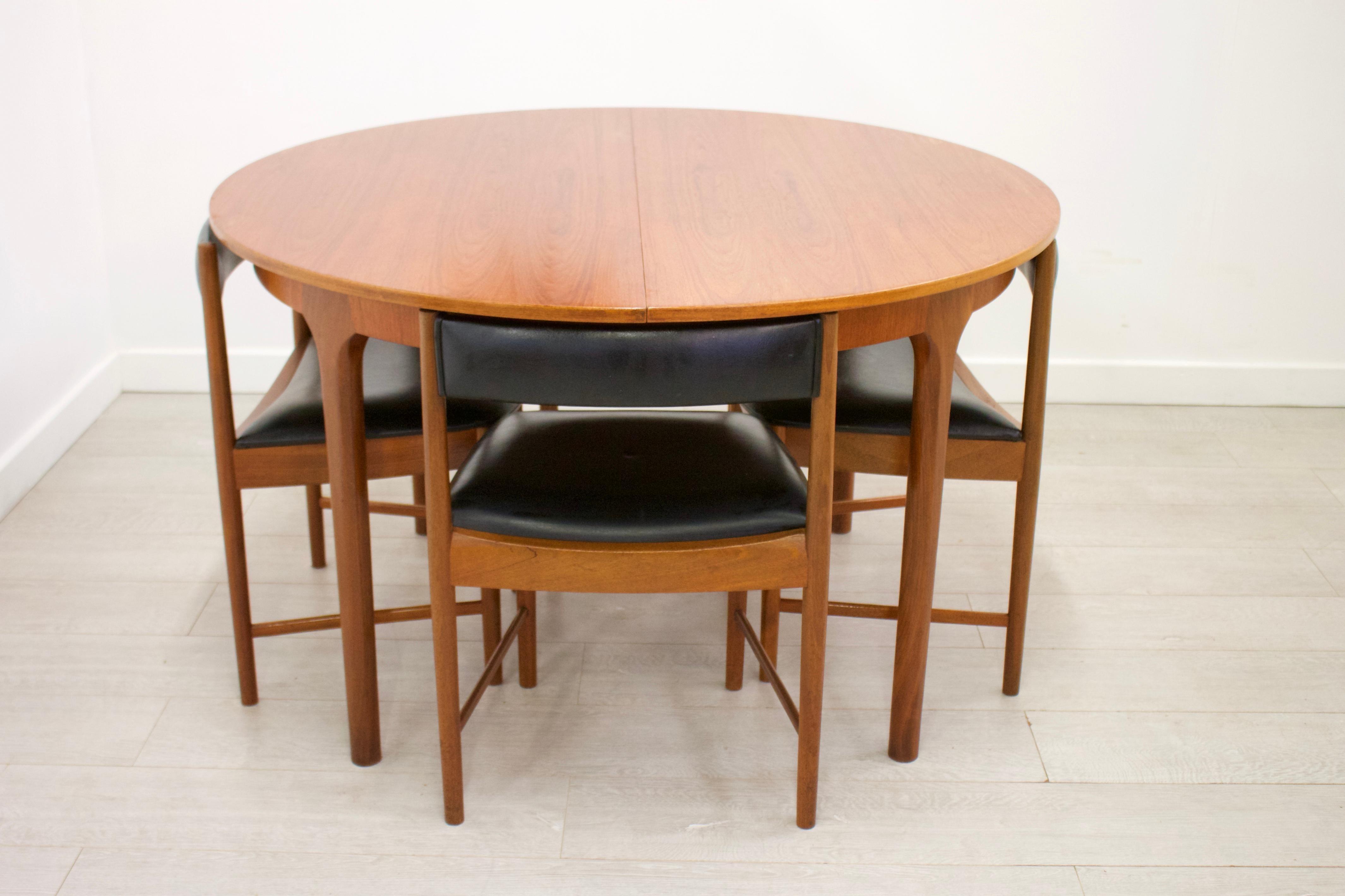 Mid-Century Modern Midcentury Teak Extendable Dining Table with 4 Chairs from McIntosh, 1960s