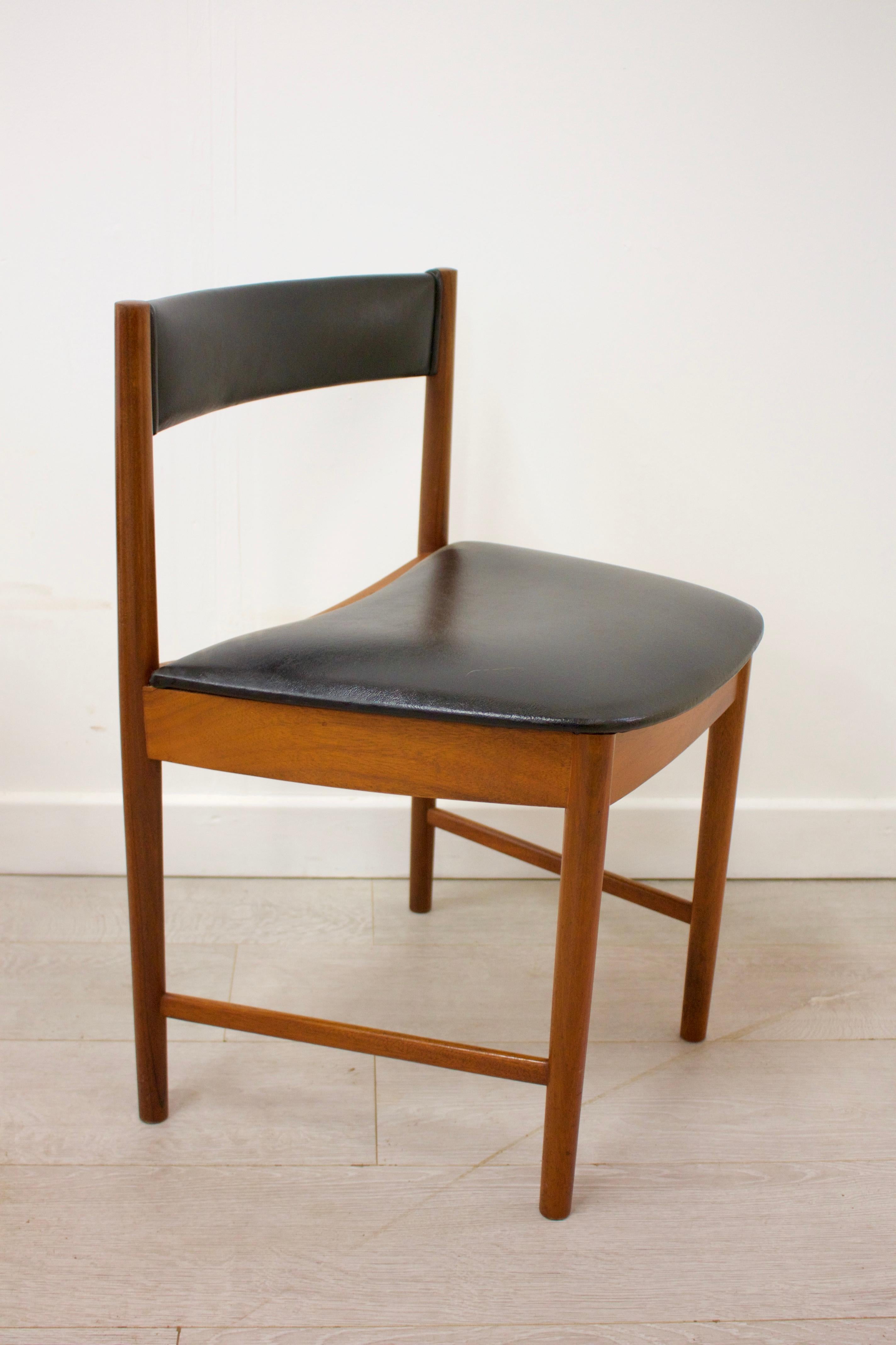 Mid-20th Century Midcentury Teak Extendable Dining Table with 4 Chairs from McIntosh, 1960s