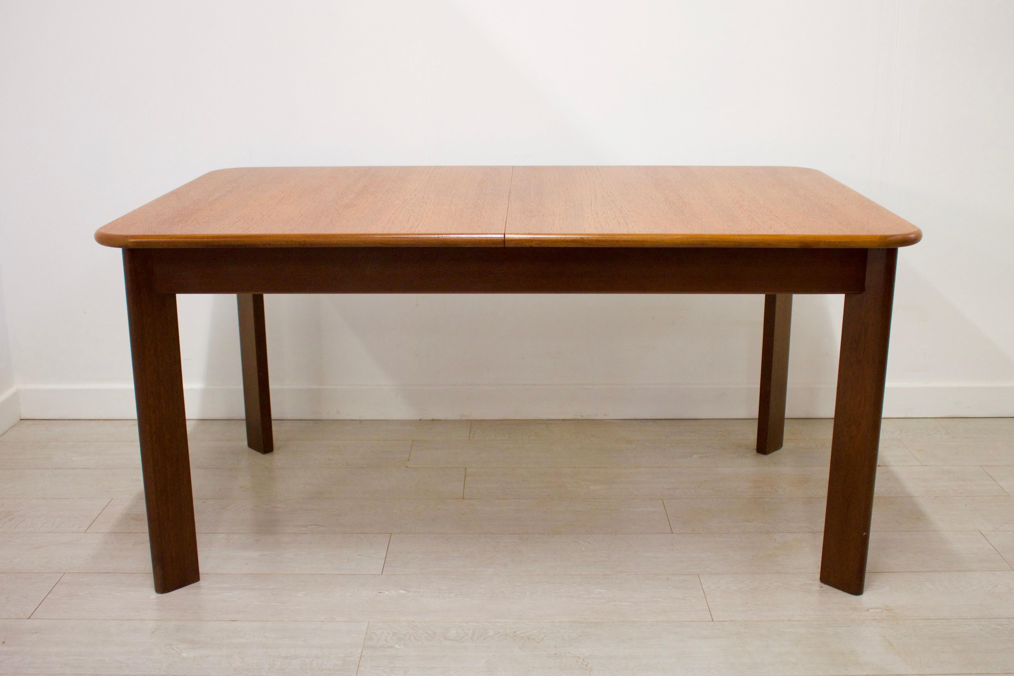 Midcentury Teak Extending Dining Table by G-Plan, 1970s In Good Condition For Sale In South Shields, Tyne and Wear