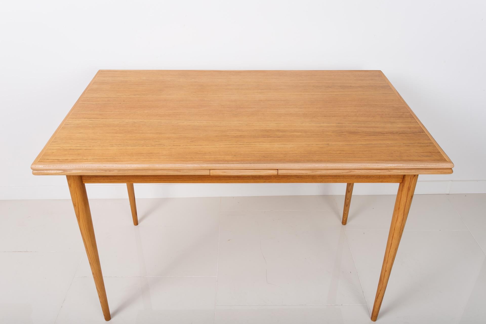 Midcentury Teak Folding Table, Danish Design, 1960s In Good Condition In Wrocław, Poland