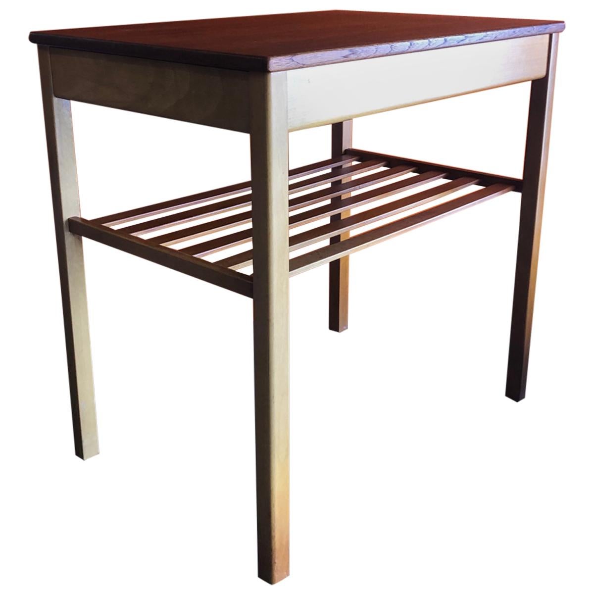 Mid-Century-Beistelltisch „Joker“ aus Teakholz mit einer Schublade von Tingstroms im Angebot