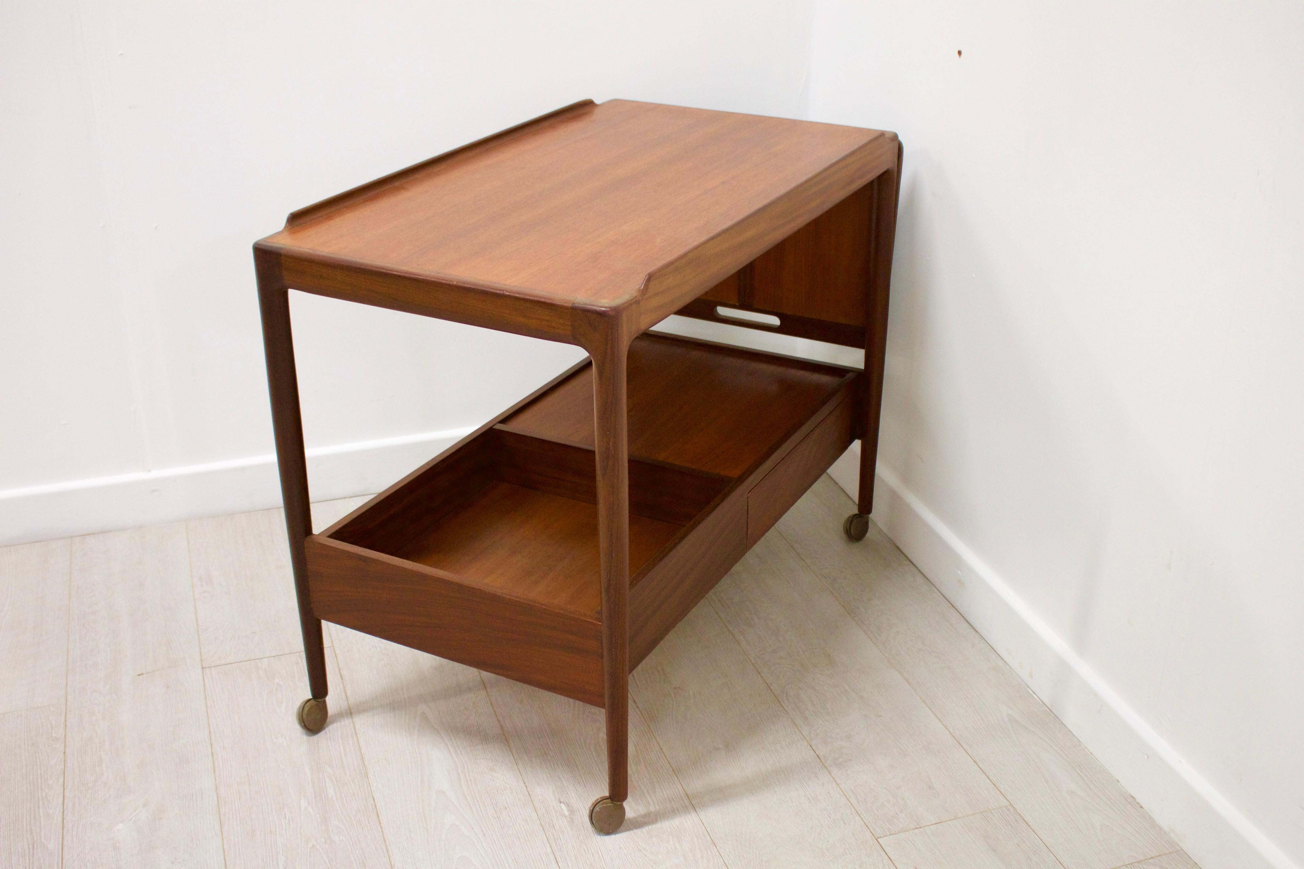 Midcentury Teak Serving Cart by Kofod Larsen for G-Plan In Good Condition In South Shields, Tyne and Wear