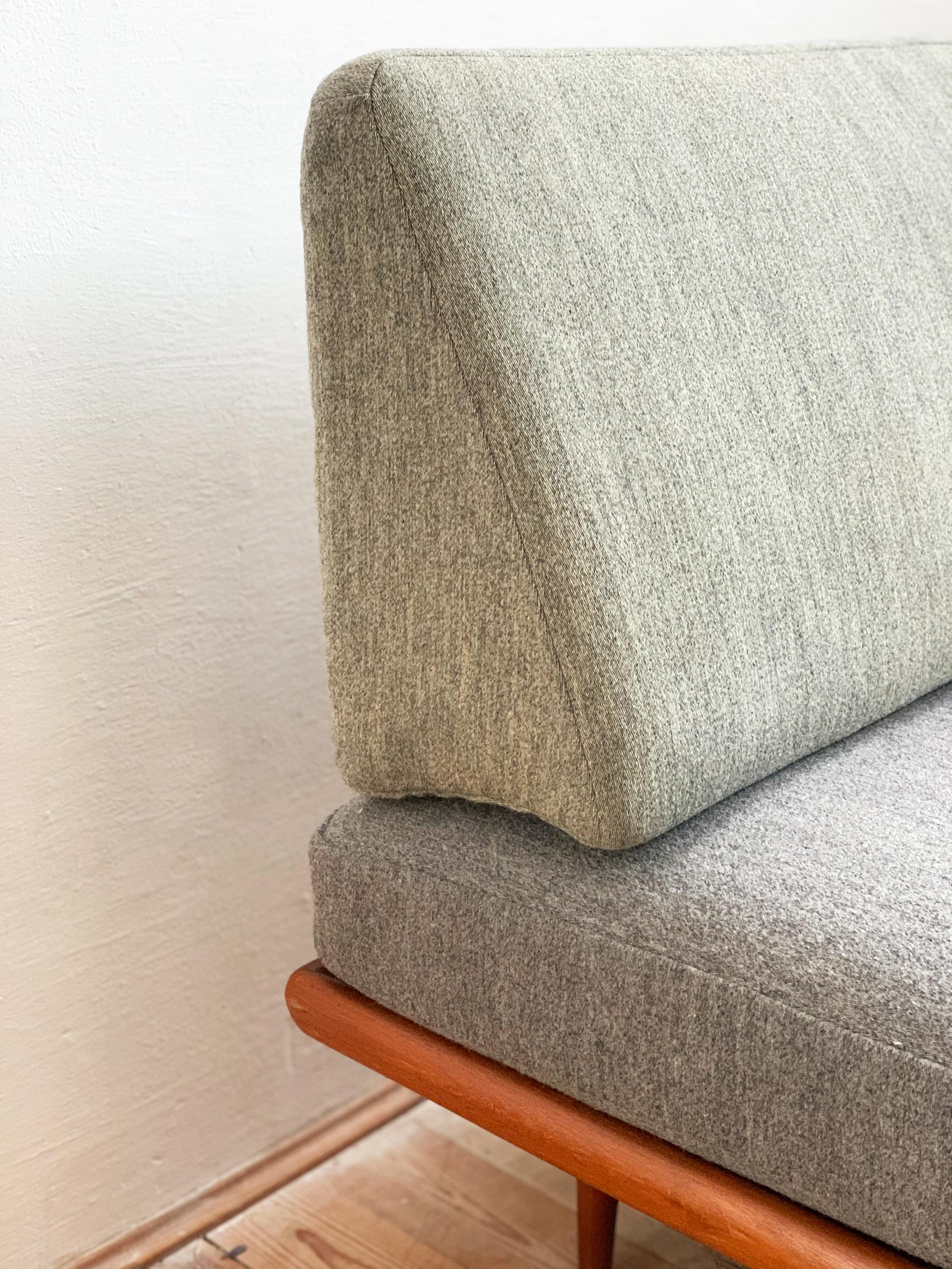 Midcentury Teak Sofa by Peter Hvidt & Orla Mølgaard Nielsen for France & Søn For Sale 2