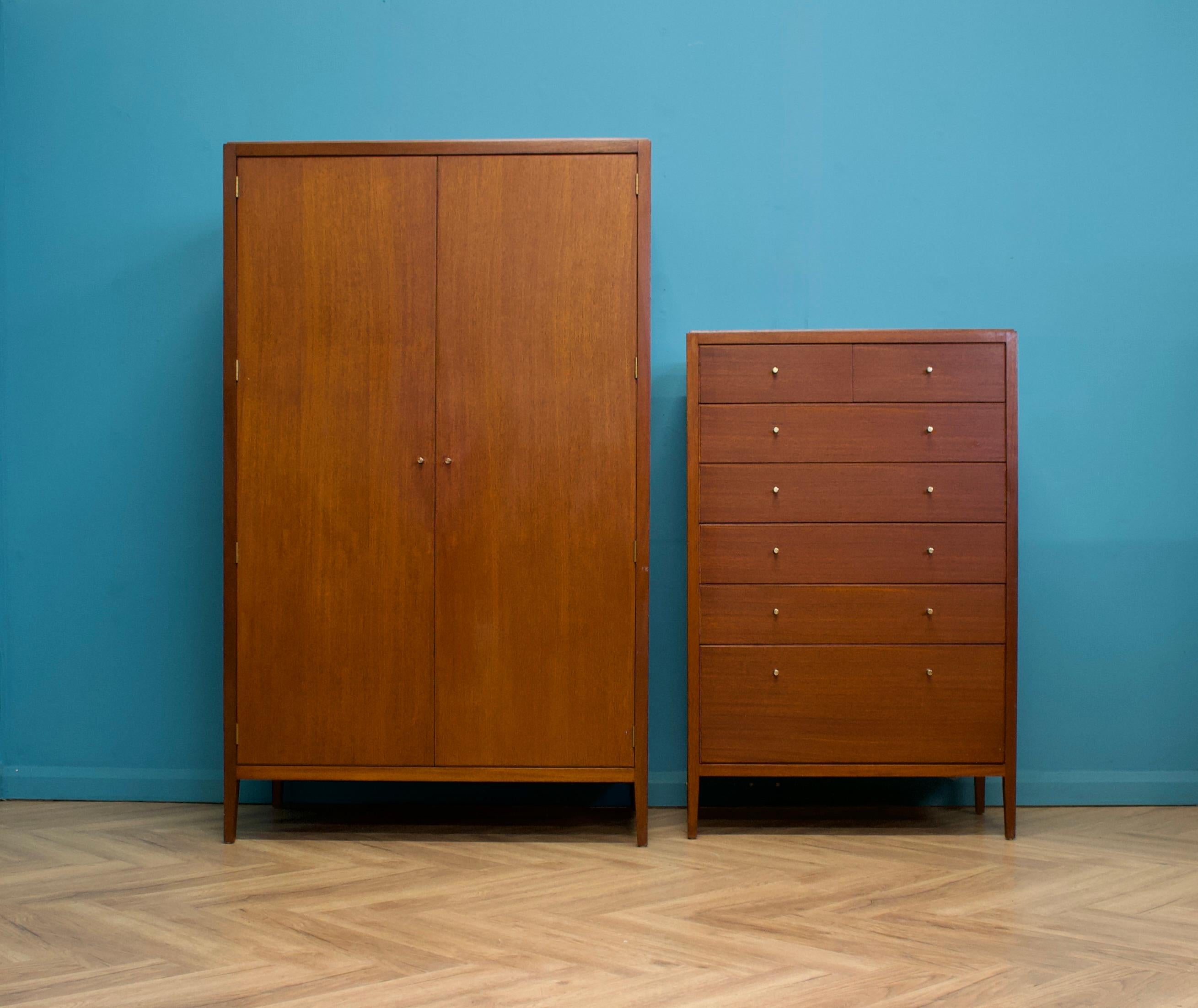 Mid-Century moderno Cassettiera Tallboy in teak del Medioevo di Heal's da Loughborough, anni '60 in vendita