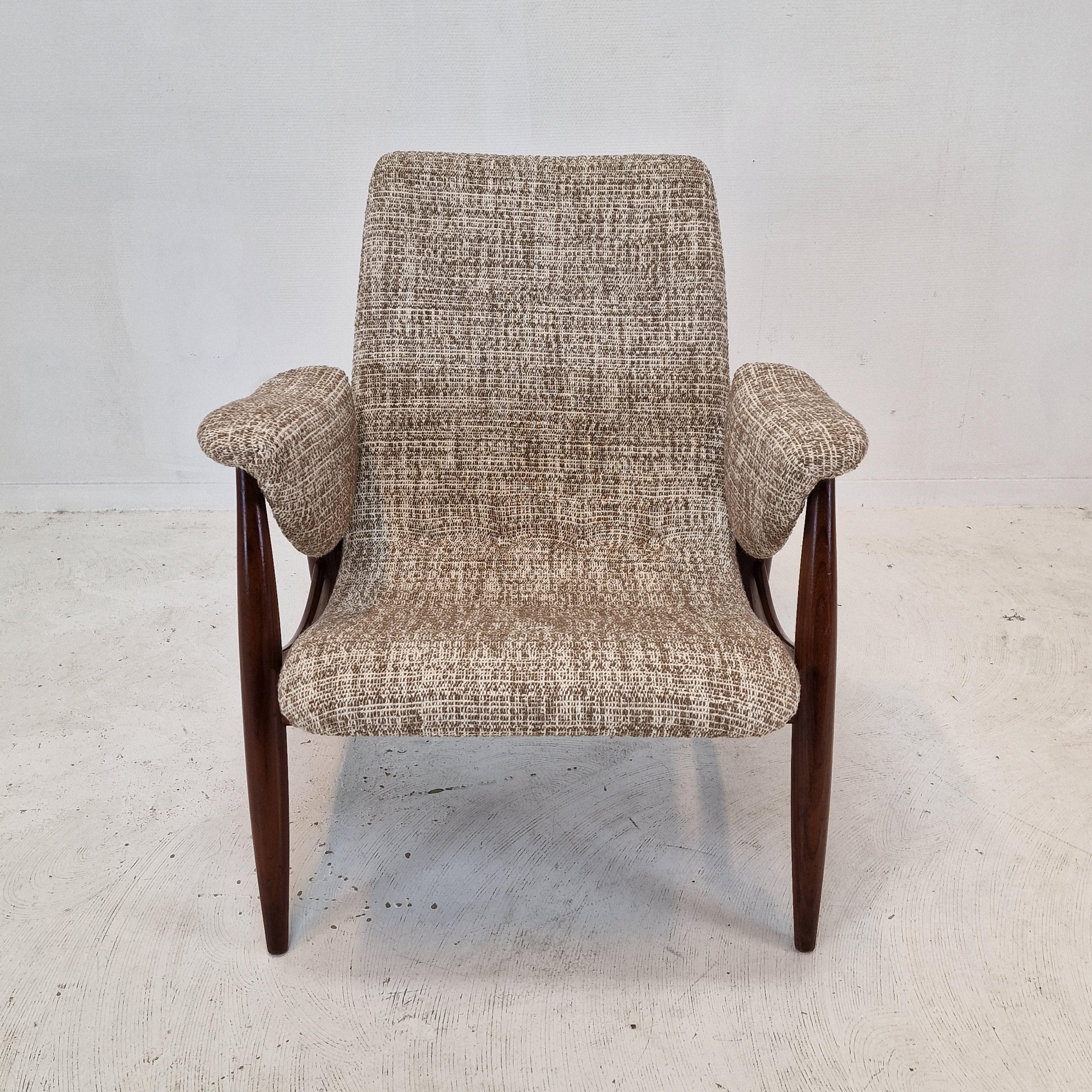 Midcentury Teak Wébé Armchair by Louis Van Teeffelen, 1960s In Excellent Condition For Sale In Oud Beijerland, NL