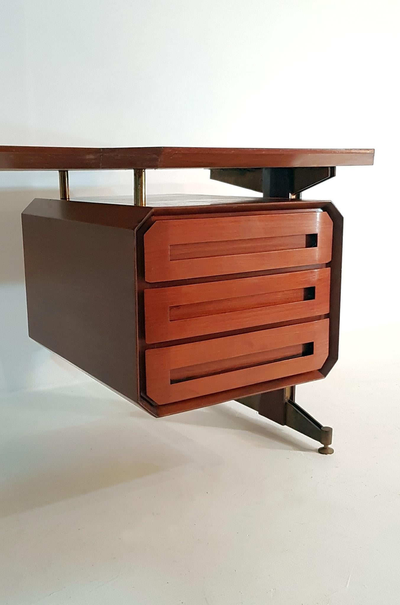 Midcentury Teak Writing Desk Made in Italy In Good Condition In Albano Laziale, Rome/Lazio