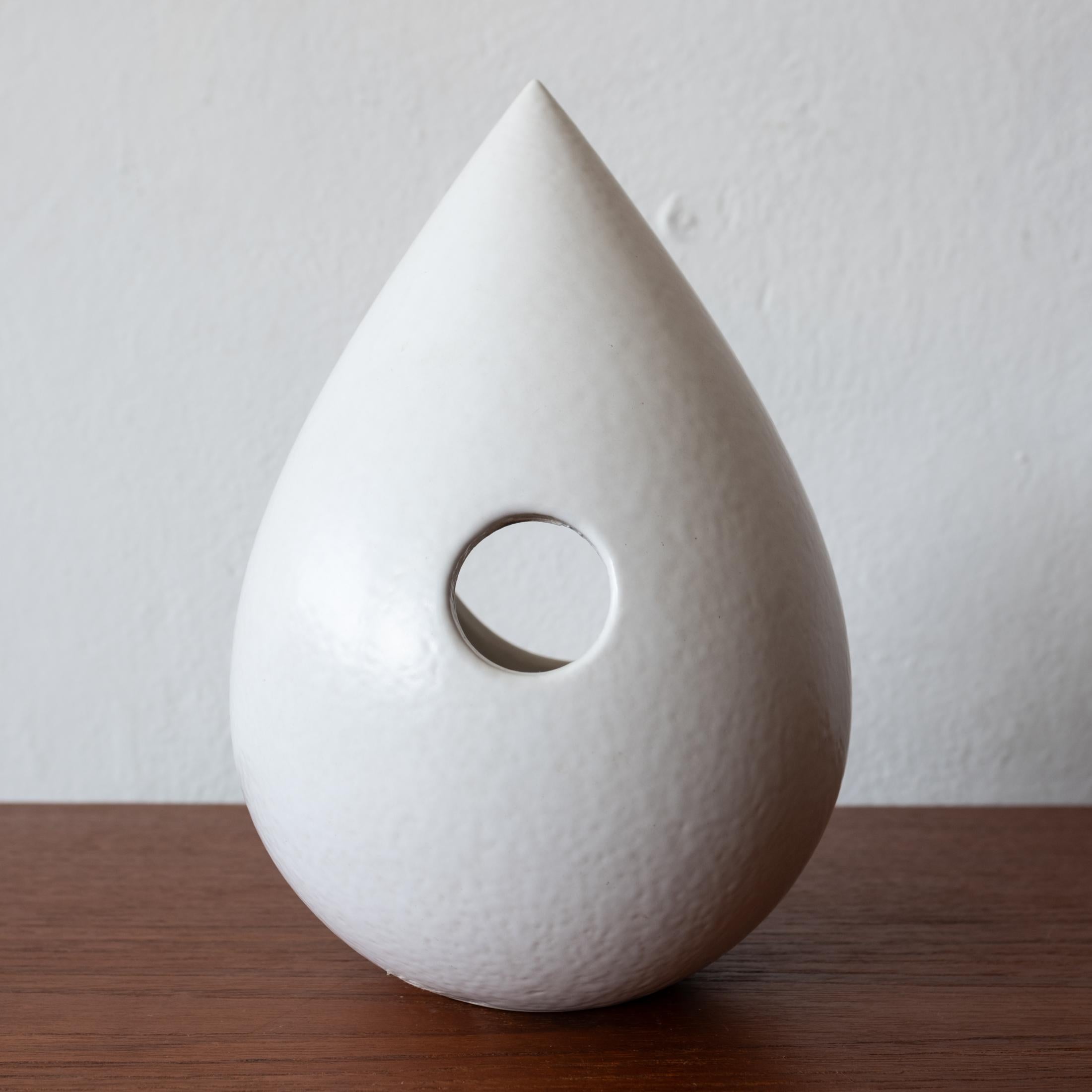 Japanese Midcentury Tear Drop Ceramic Ikebana Vase Sculpture, Japan 1960