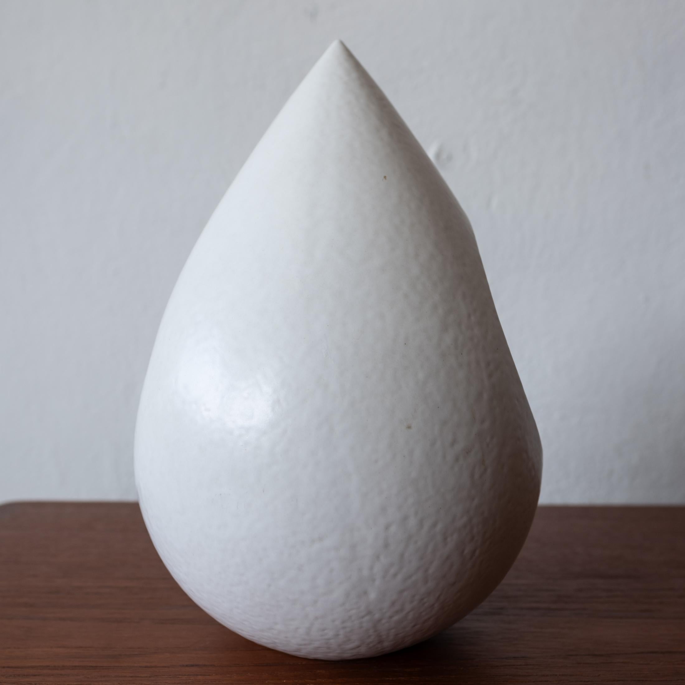 Midcentury Tear Drop Ceramic Ikebana Vase Sculpture, Japan 1960 In Good Condition In San Diego, CA