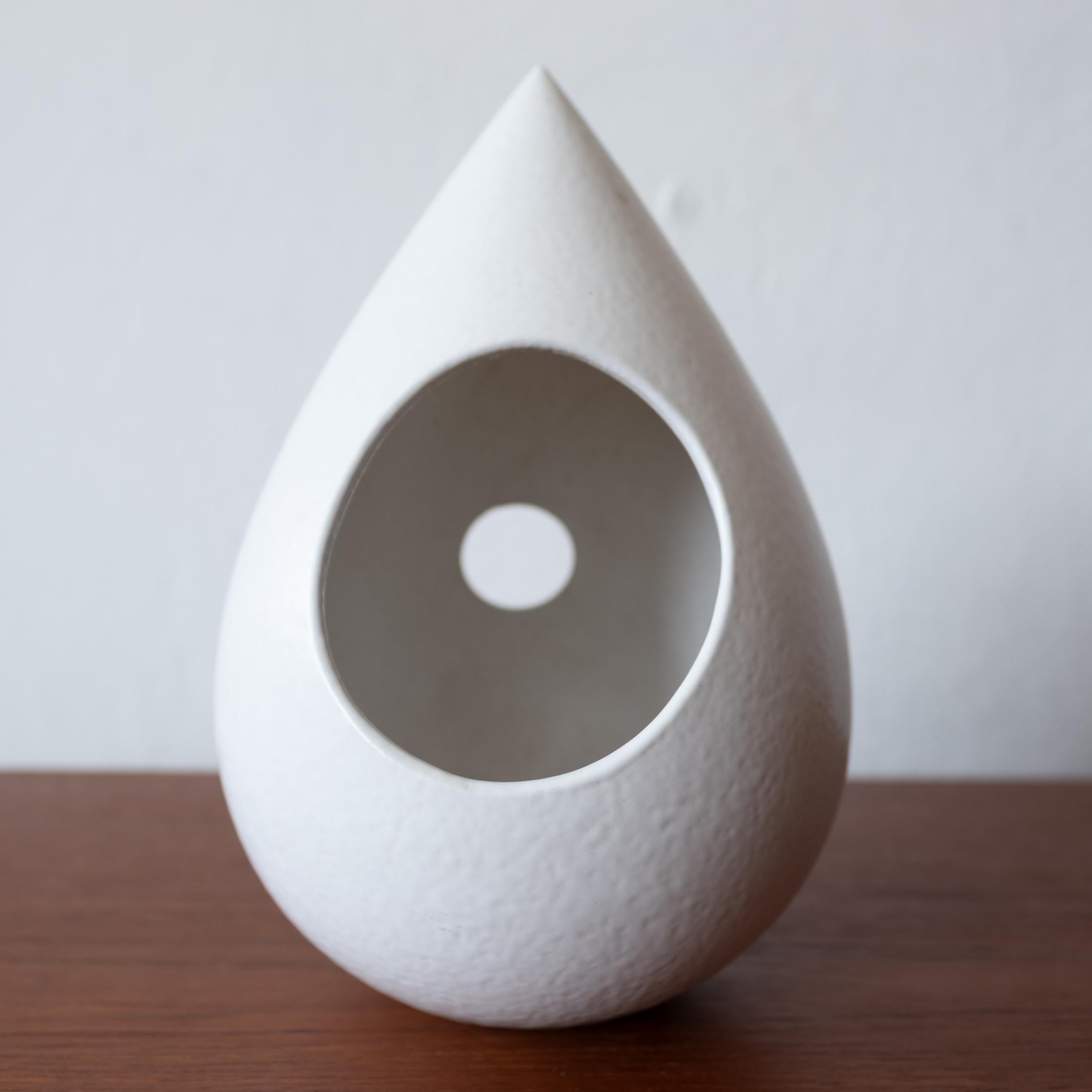 Mid-20th Century Midcentury Tear Drop Ceramic Ikebana Vase Sculpture, Japan 1960