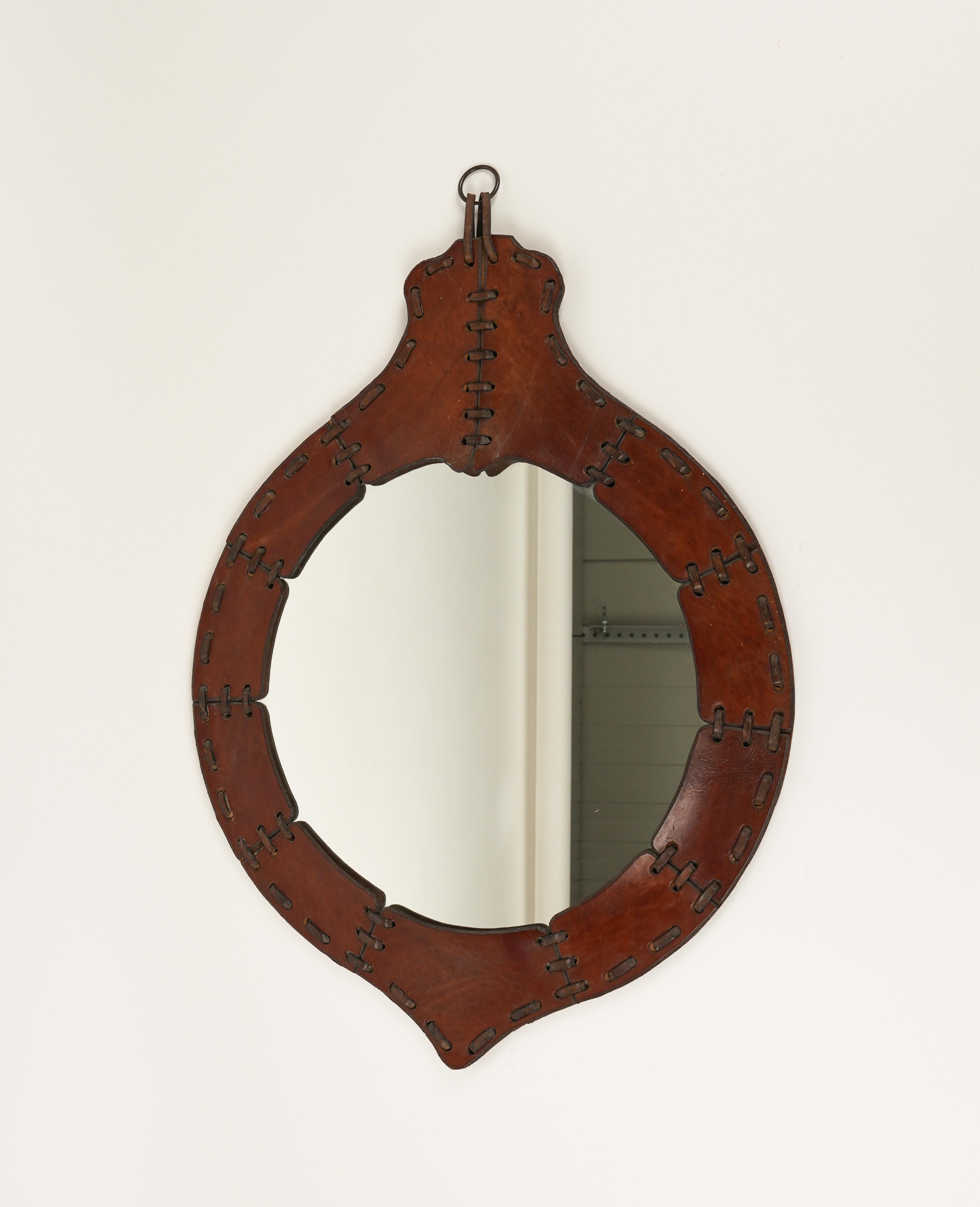 Midcentury Teardrop Wall Mirror in Leather, Italy 1960s For Sale 1