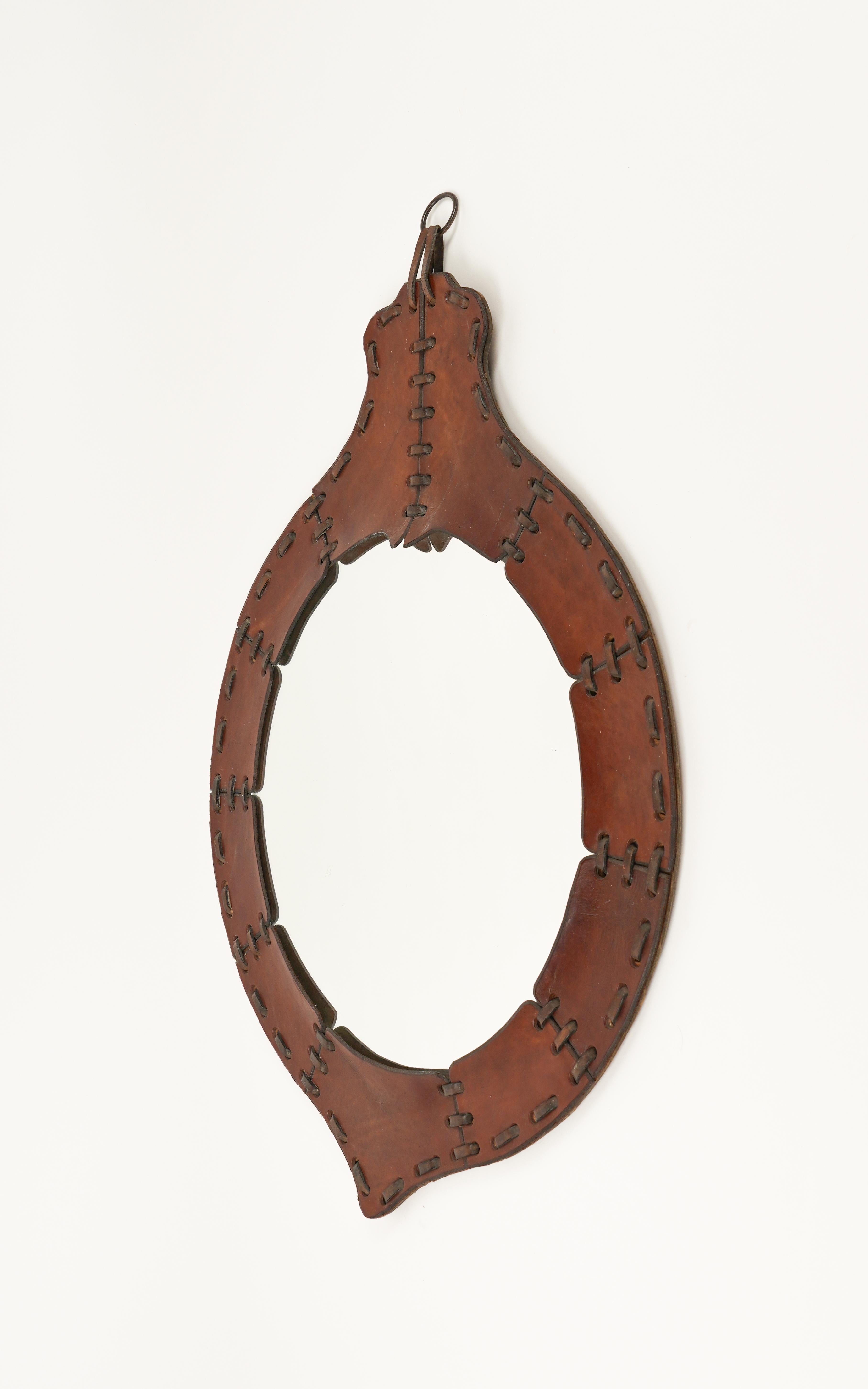 Midcentury Teardrop Wall Mirror in Leather, Italy 1960s For Sale 2