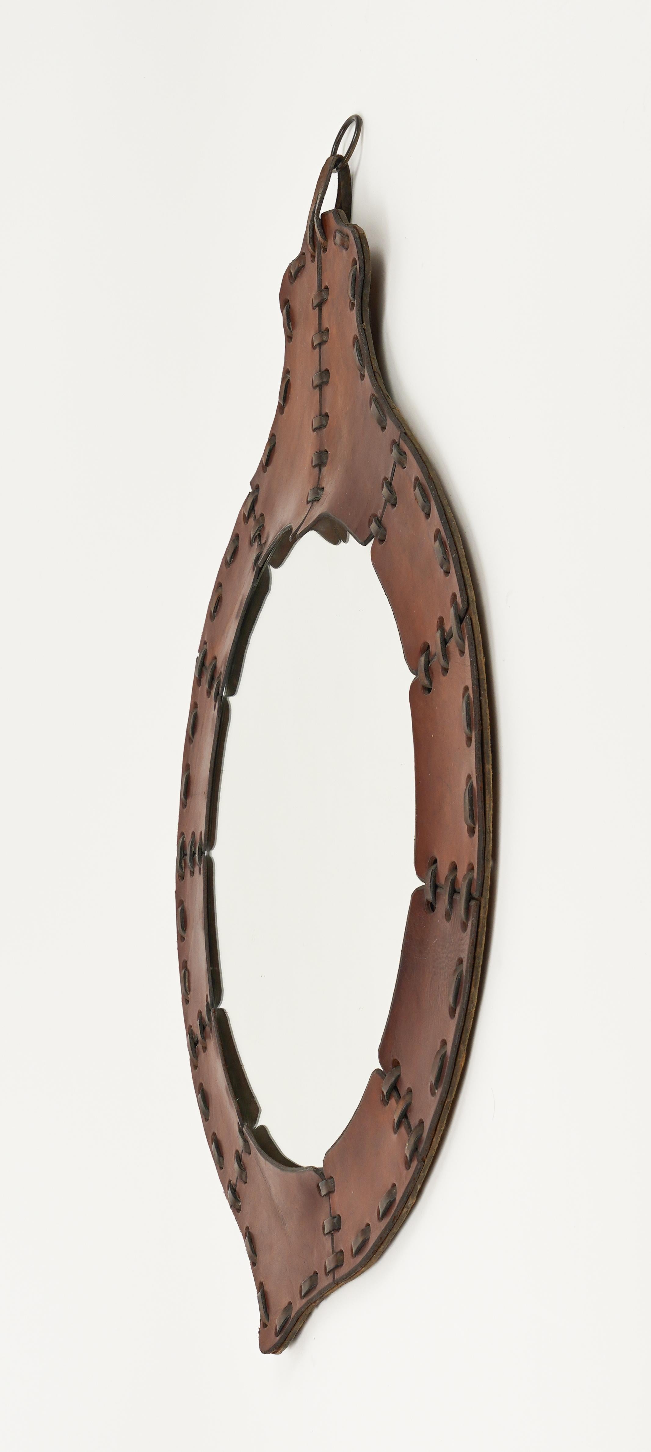Midcentury Teardrop Wall Mirror in Leather, Italy 1960s For Sale 3