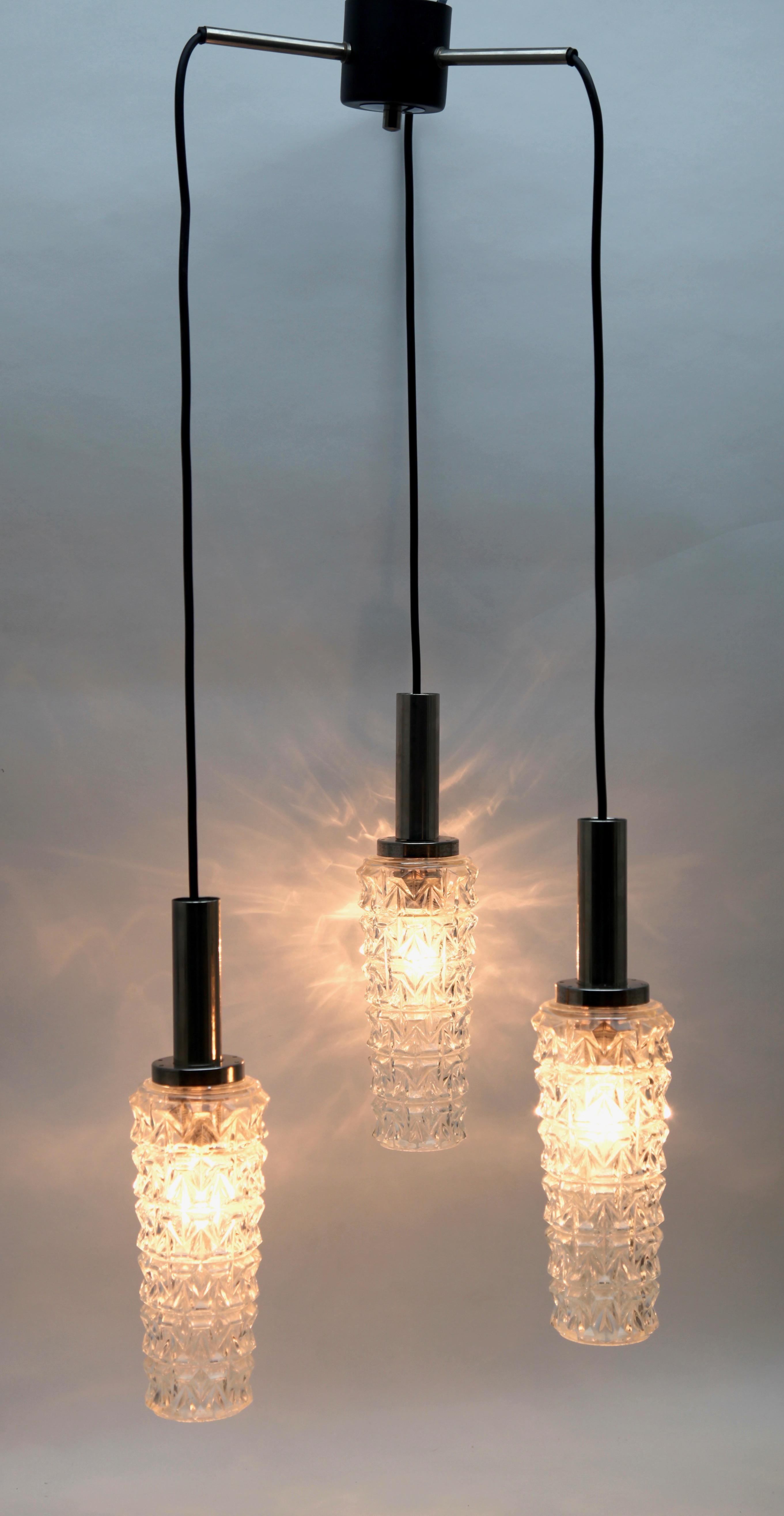 Midcentury Three Lamp Chrome Hanging Pendant Light Fitting For Sale 2
