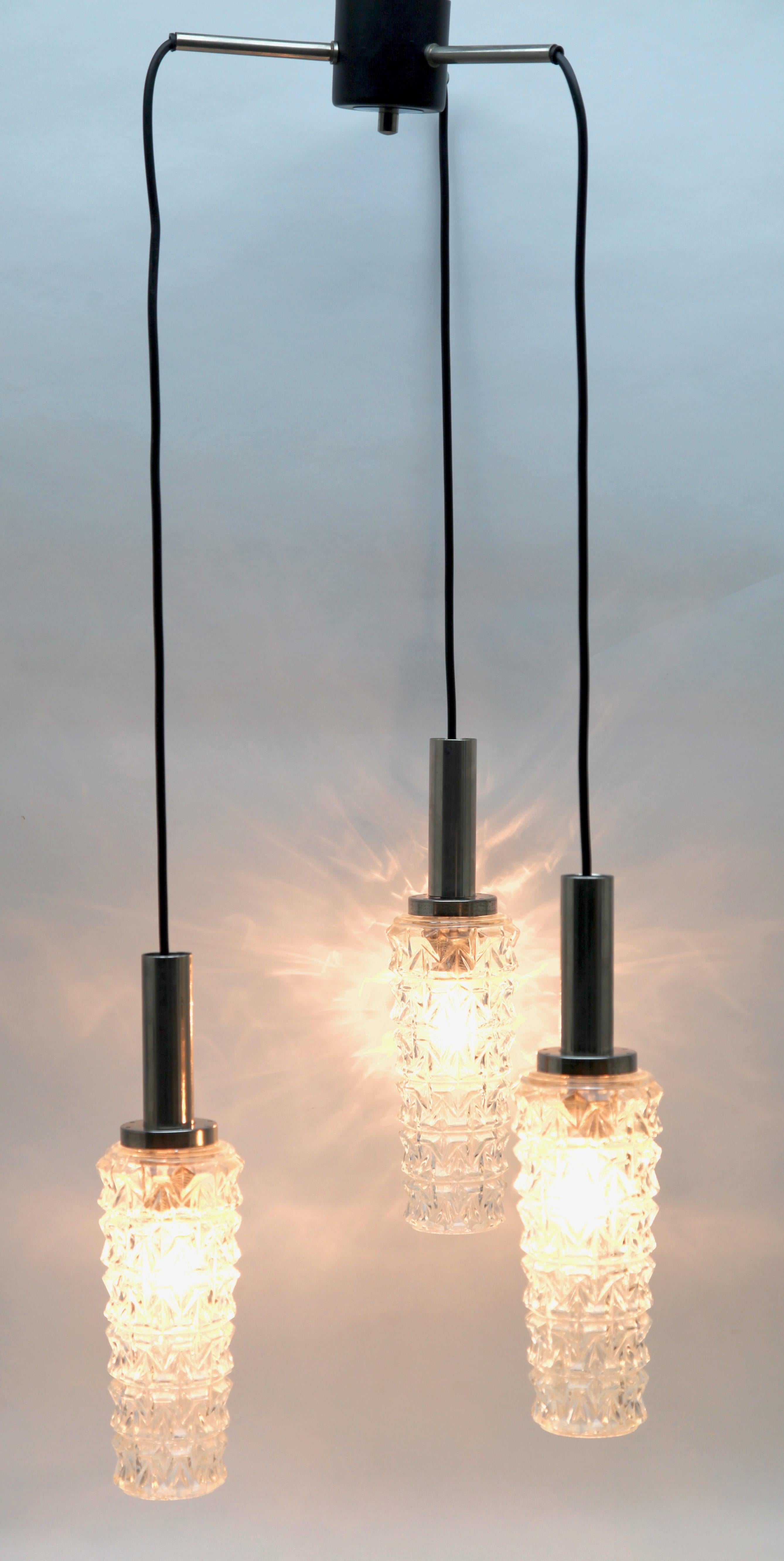 Suspension à trois lampes chromées de style moyenâgeux Lights Bon état - En vente à Verviers, BE