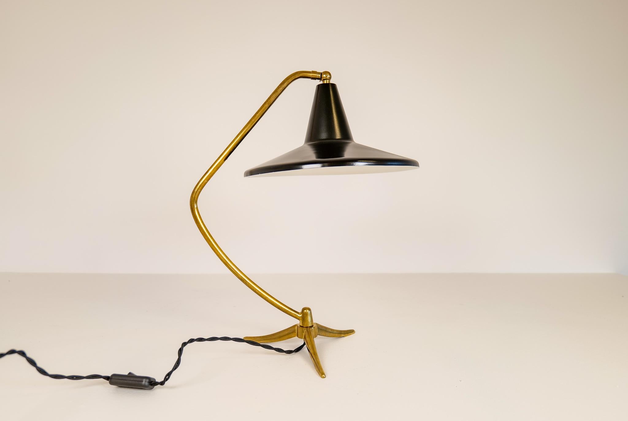 Midcentury Three Legged Brass Table Lamp, Sweden, 1950 In Good Condition In Hillringsberg, SE