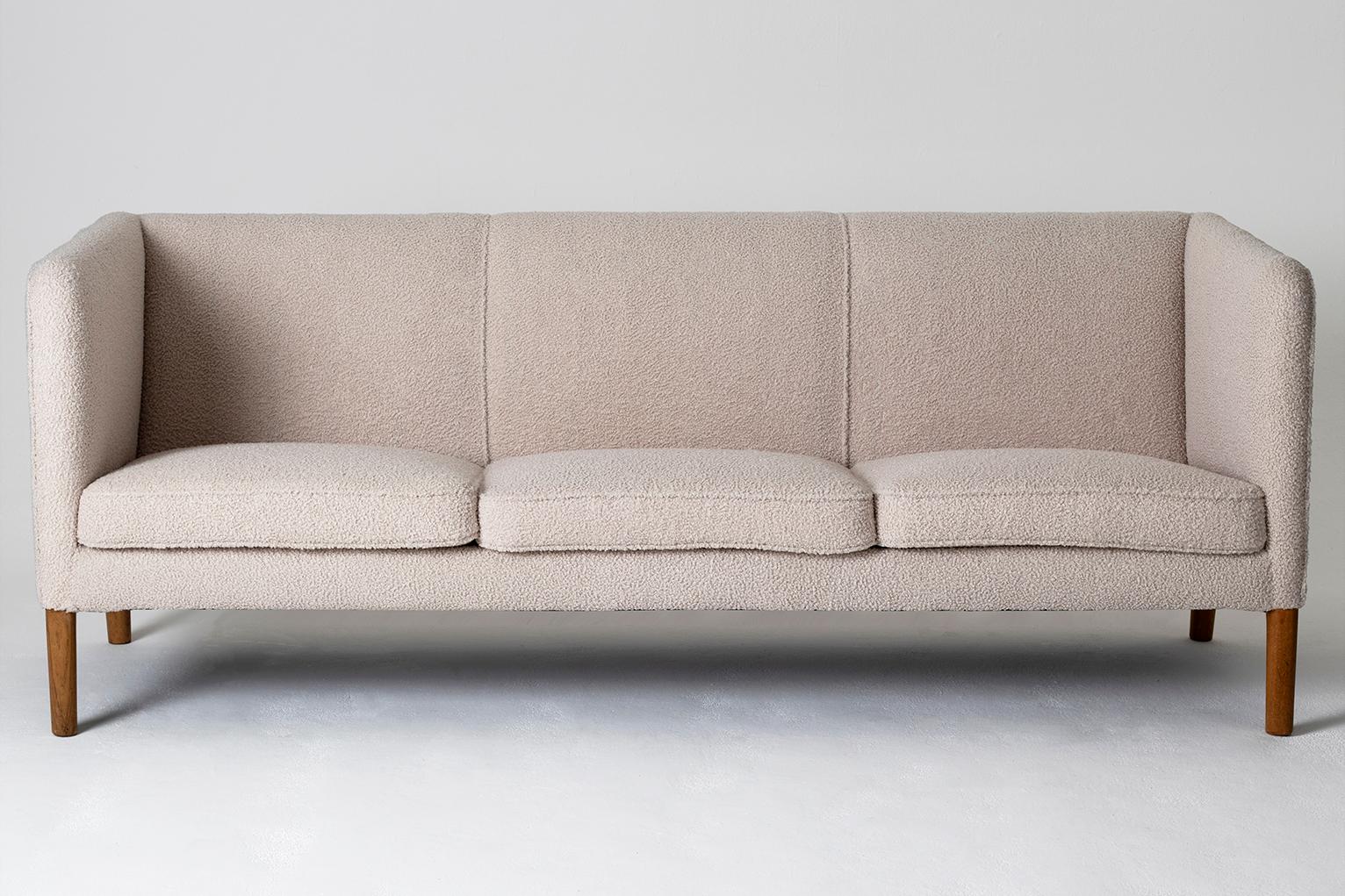 Scandinavian Modern Midcentury Three-Seat Sofa by Hans J. Wegner, Model AP 18S