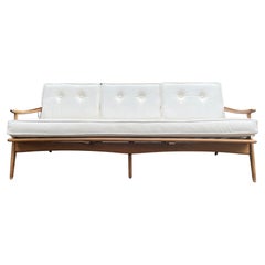 Midcentury Three Seat Spindle Back Sofa (Paar verfügbar)