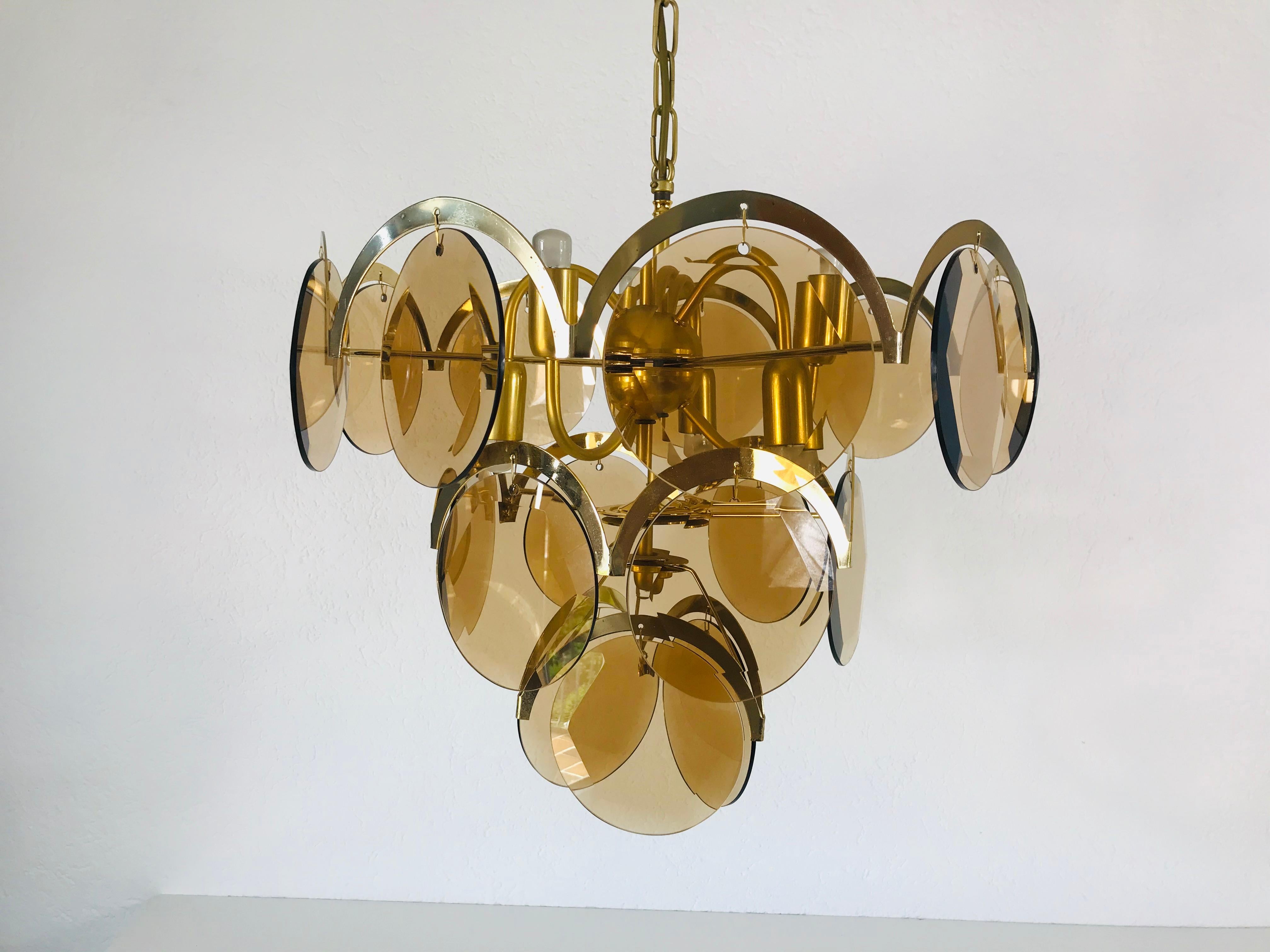 Midcentury Three-Tier Brass and Glass Chandelier by Vistosi, 1960s For Sale 6