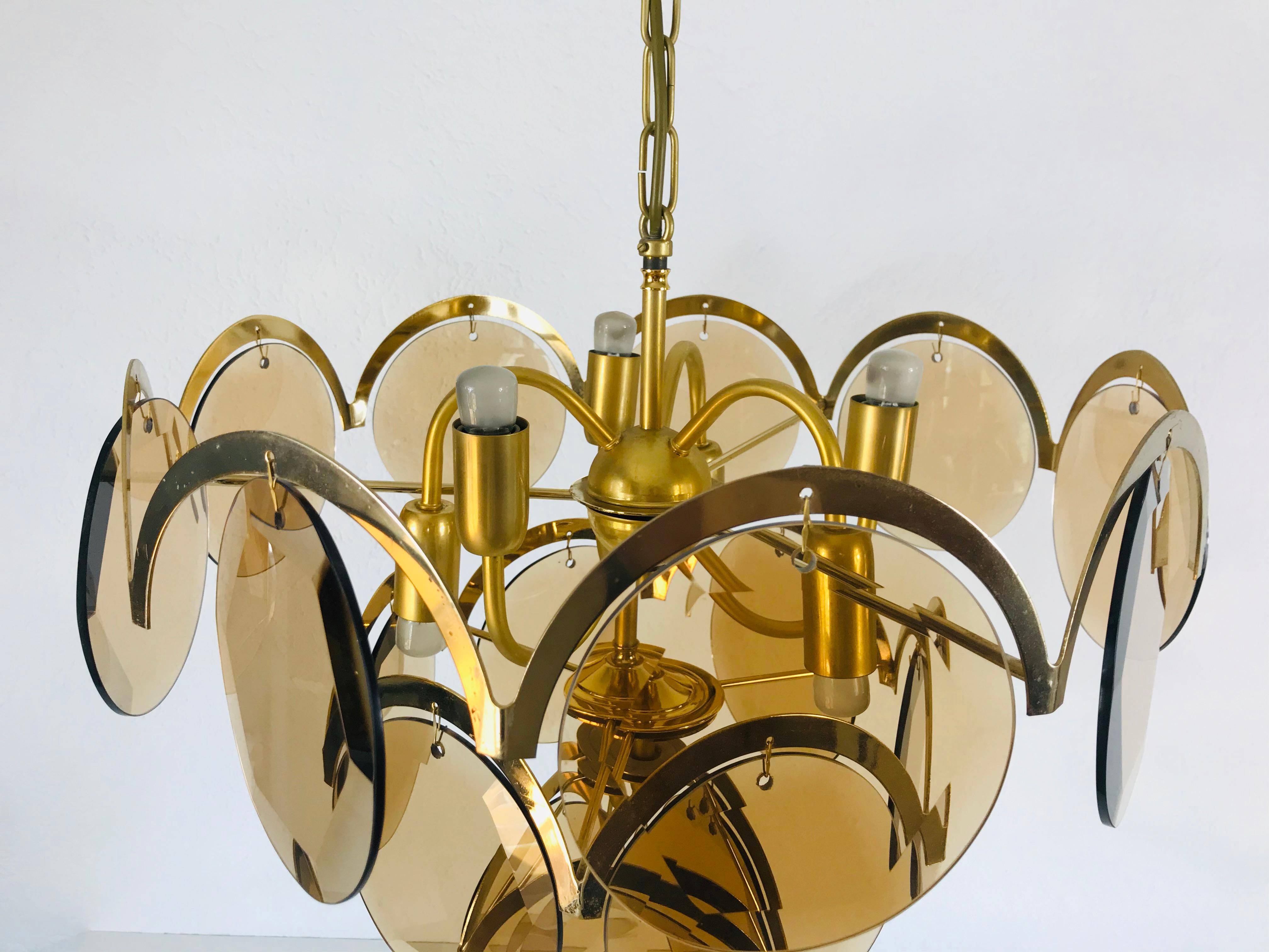 Midcentury Three-Tier Brass and Glass Chandelier by Vistosi, 1960s For Sale 8