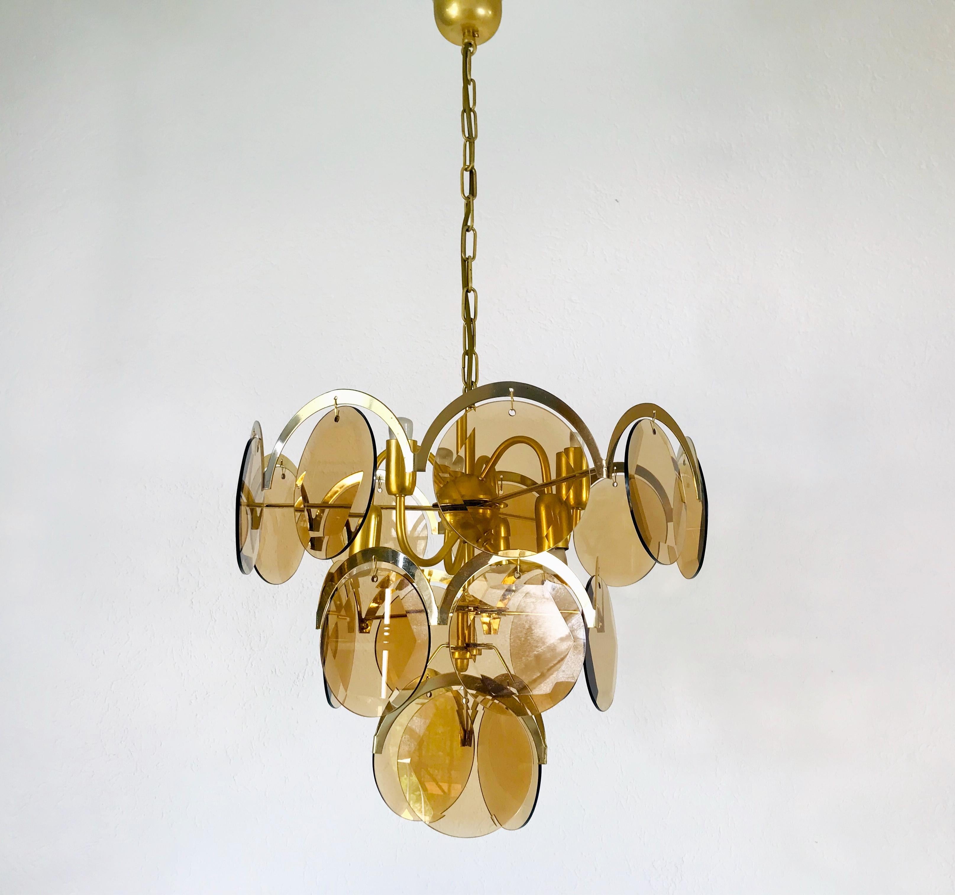 Lustre à trois branches en laiton et verre de Vistosi:: années 1960 Bon état - En vente à Hagenbach, DE