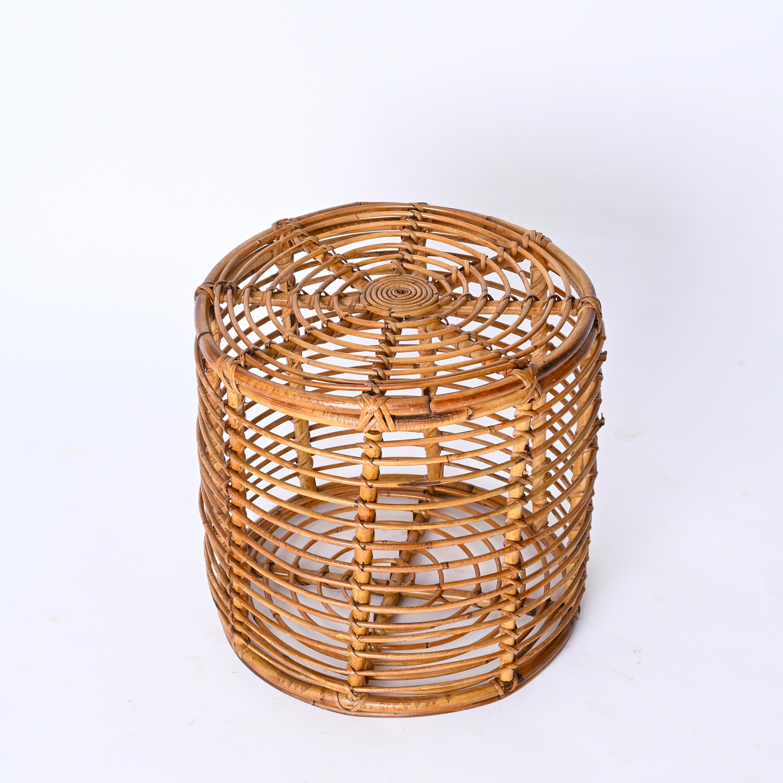 Sgabello Pouf rotondo in vimini e rattan di Tito Agnoli, Italia, anni '70 in vendita 2