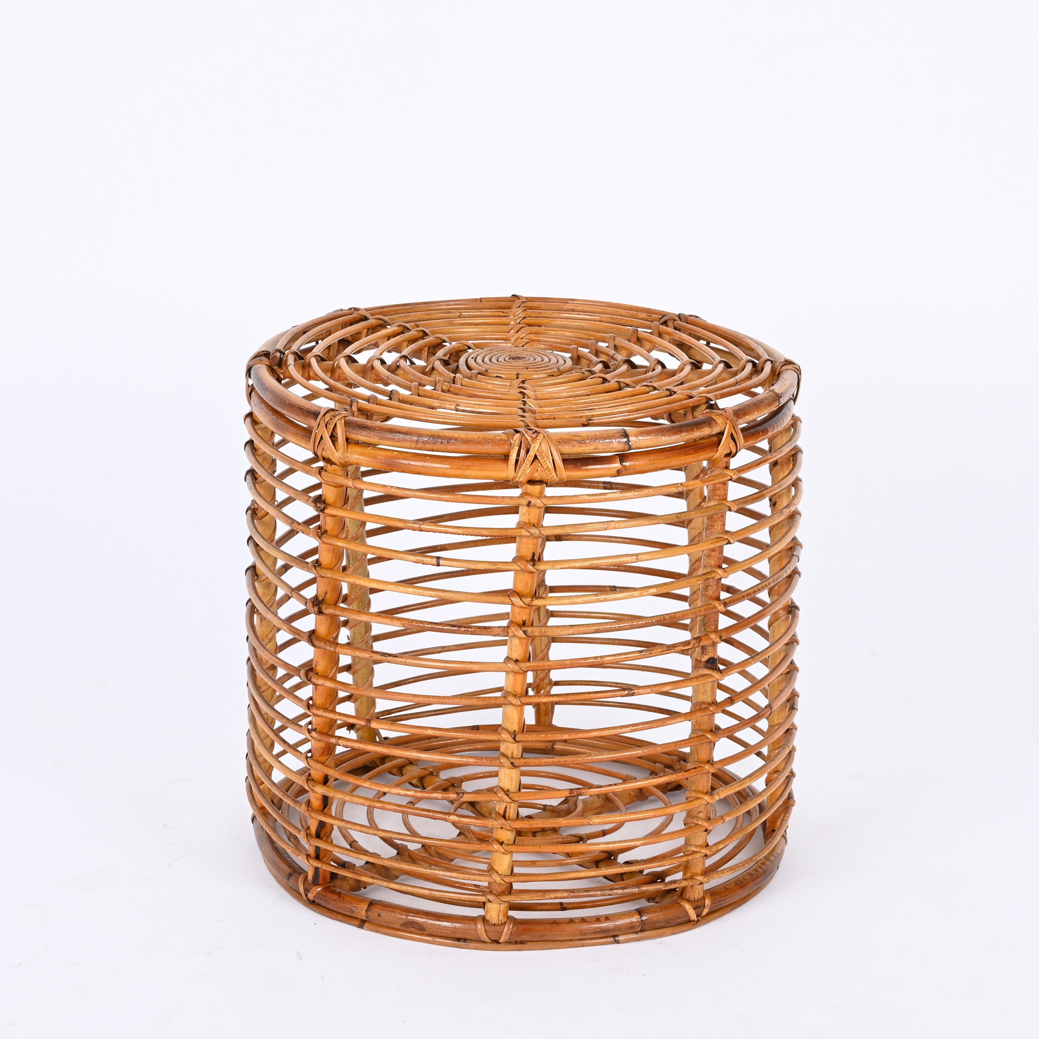 Bambù Sgabello Pouf rotondo in vimini e rattan di Tito Agnoli, Italia, anni '70 in vendita