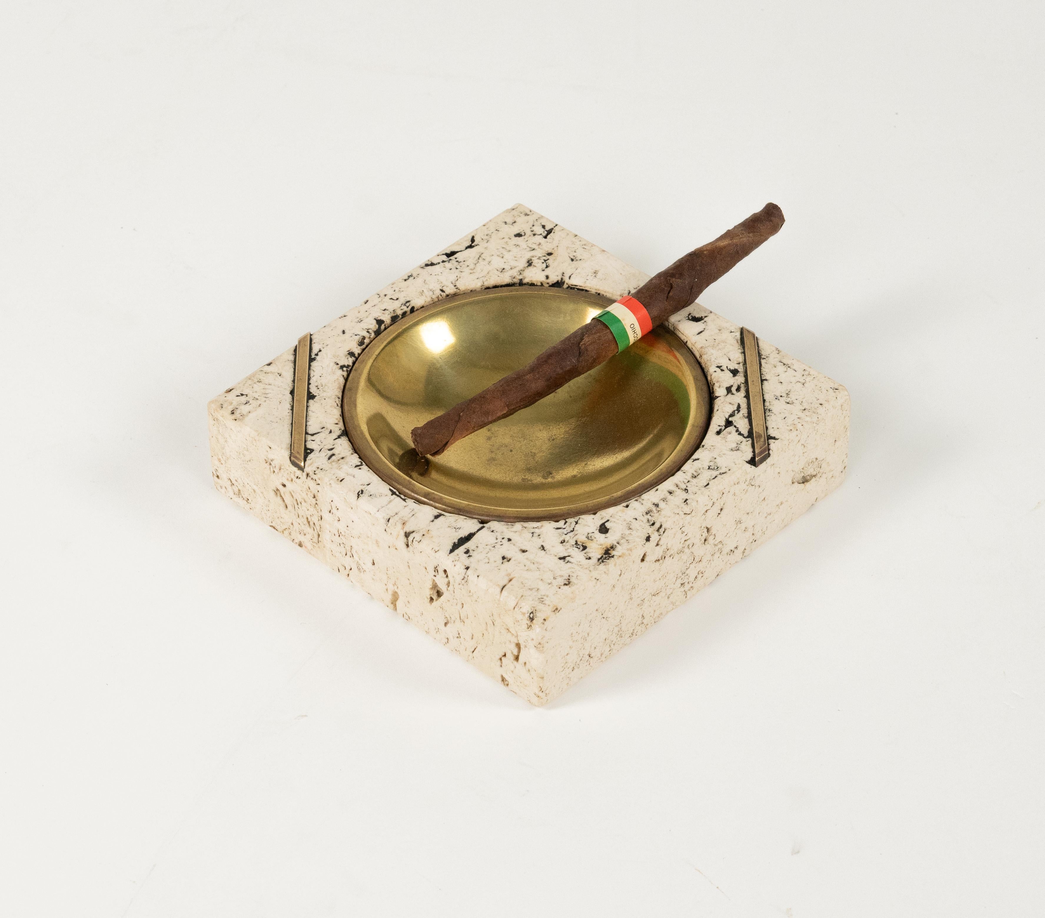 Aschenbecher aus Travertin und Messing im Fratelli Mannelli-Stil, Italien, Mitte der 1970er Jahre (Metall) im Angebot