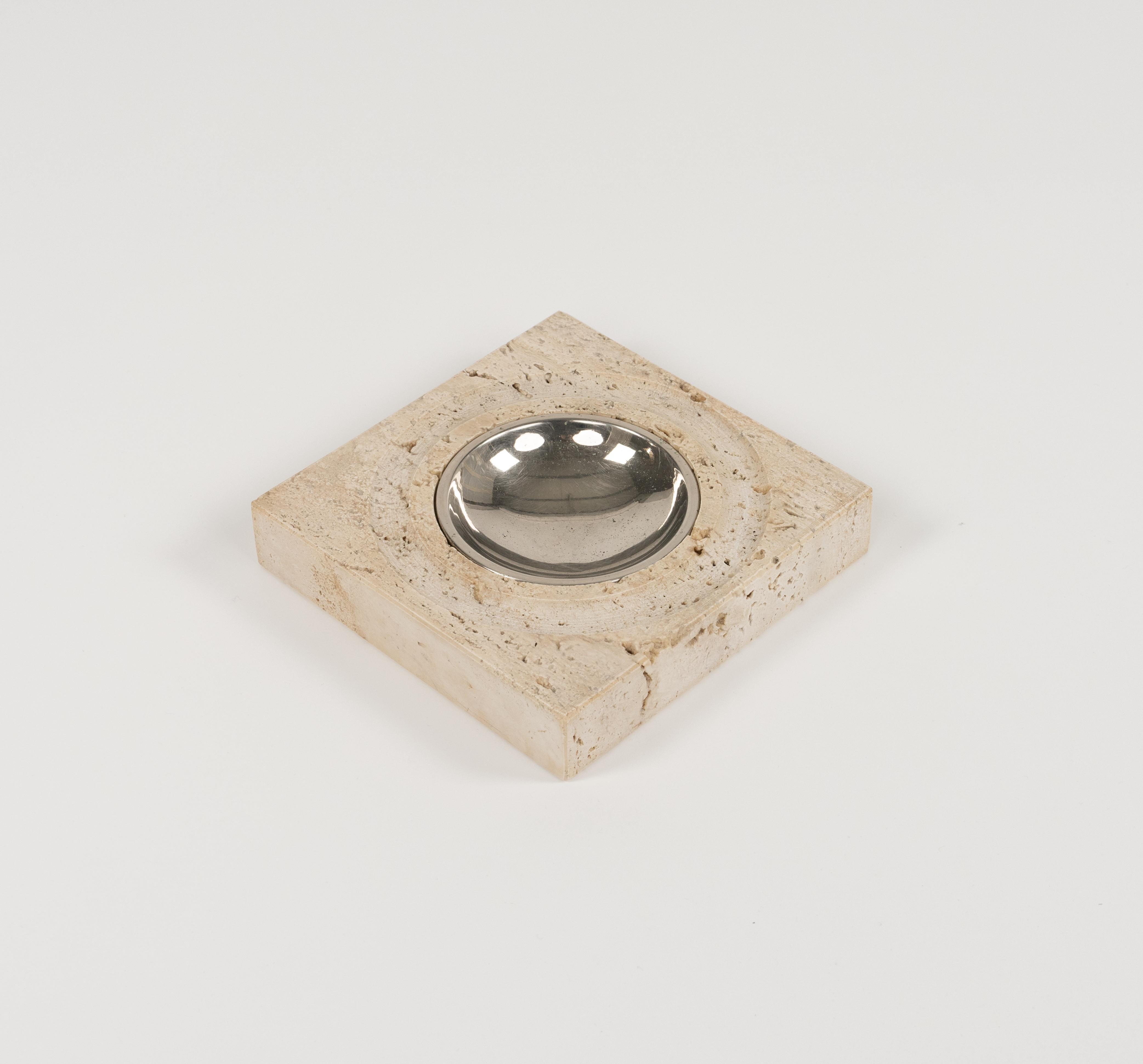 Midcentury amazing squared ashtray or vide-poche in travertine and steel by Fratelli Mannelli.

Made in Italy in the 1970s.

Perfect desk object or gift idea.