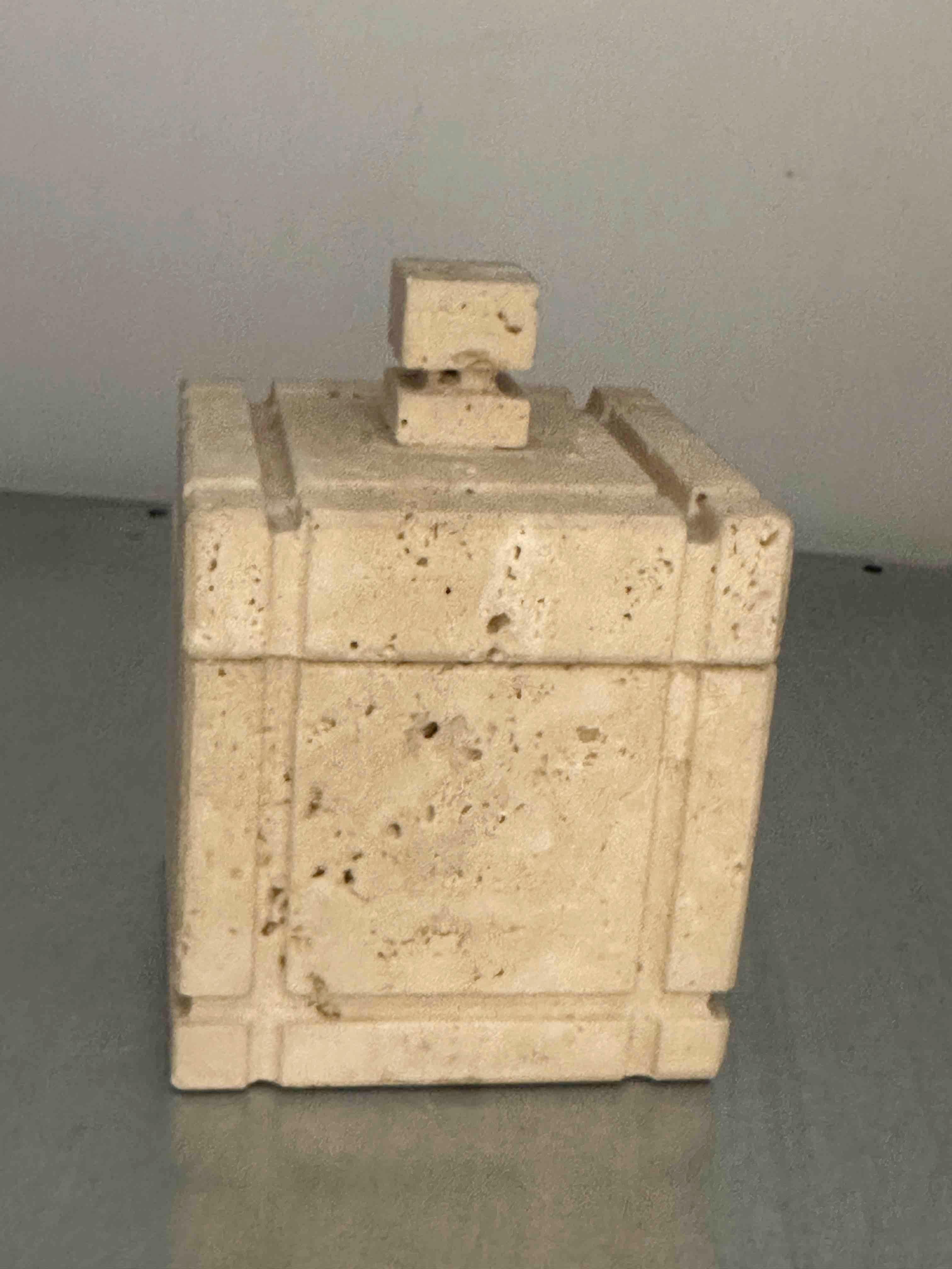Italienische Box aus Travertinmarmor aus der Mitte des Jahrhunderts von Fratelli Manelli, 1970er Jahre im Angebot 8