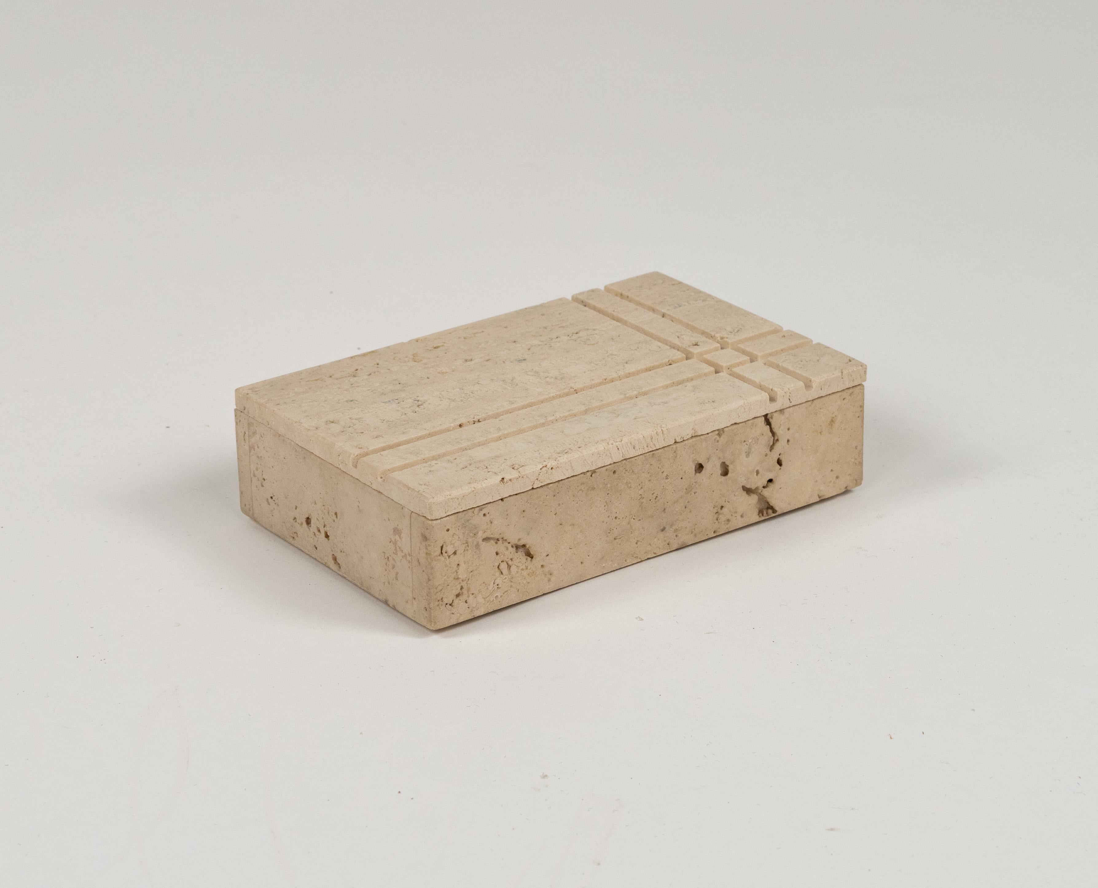 Mid-Century Modern Midcentury Travertine Rectangular Box Fratelli Mannelli Style, Italy, 1970s
