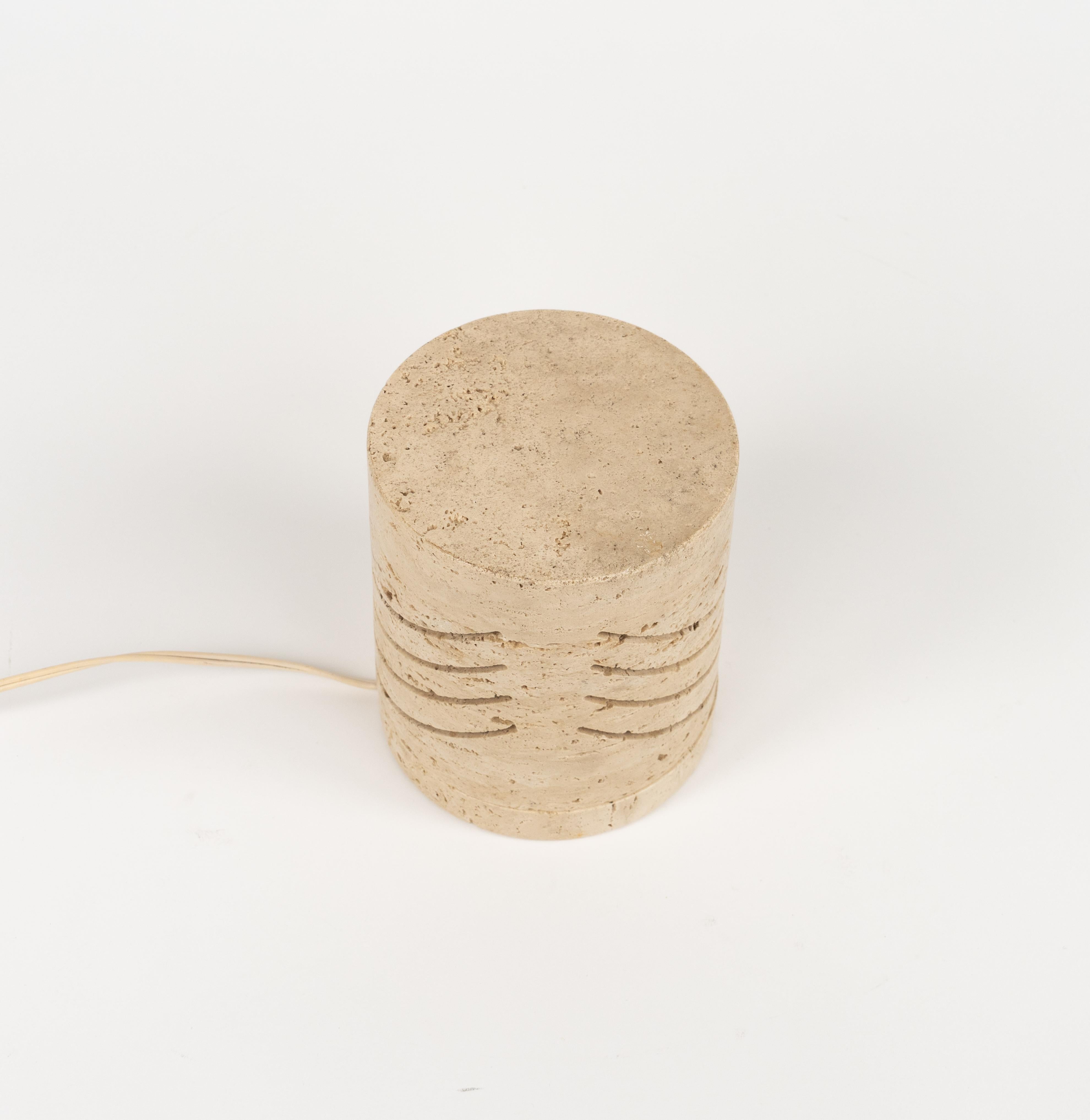 Midcentury Travertine Table Lamp by Giuliano Cesari for Sormani, Italy 1970s In Good Condition For Sale In Rome, IT