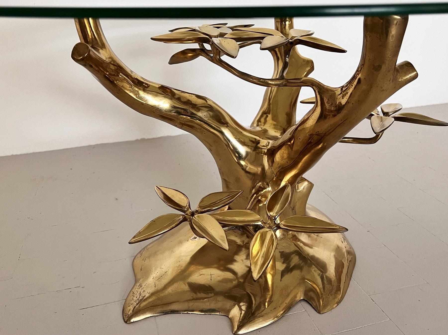 Midcentury Coffee Table in Full Brass and Cut Glass by Willy Daro, 1970s For Sale 4