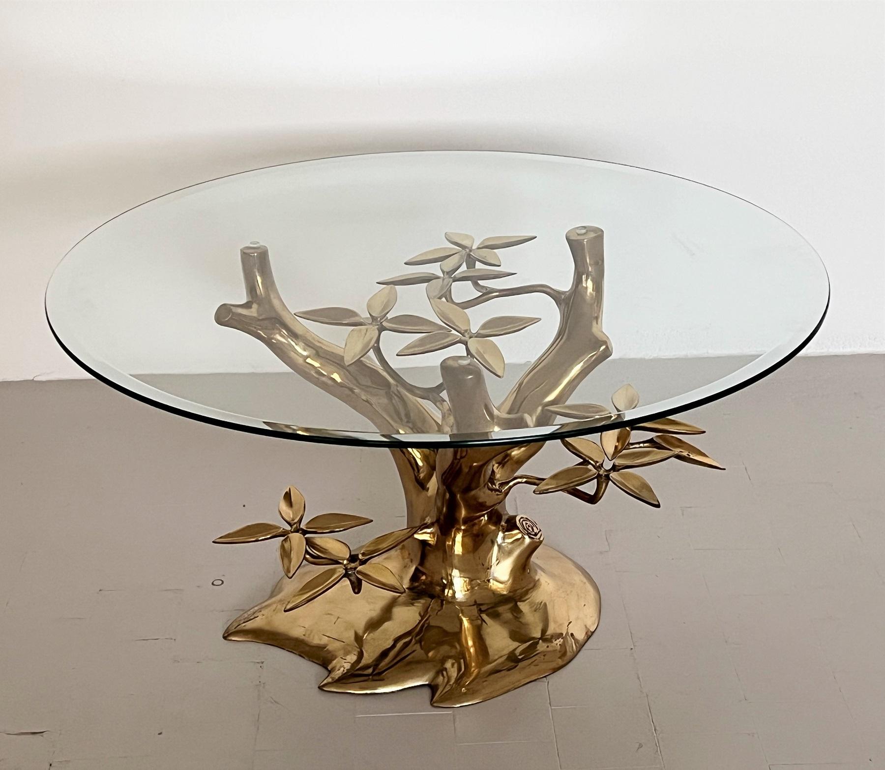 Midcentury Coffee Table in Full Brass and Cut Glass by Willy Daro, 1970s For Sale 3