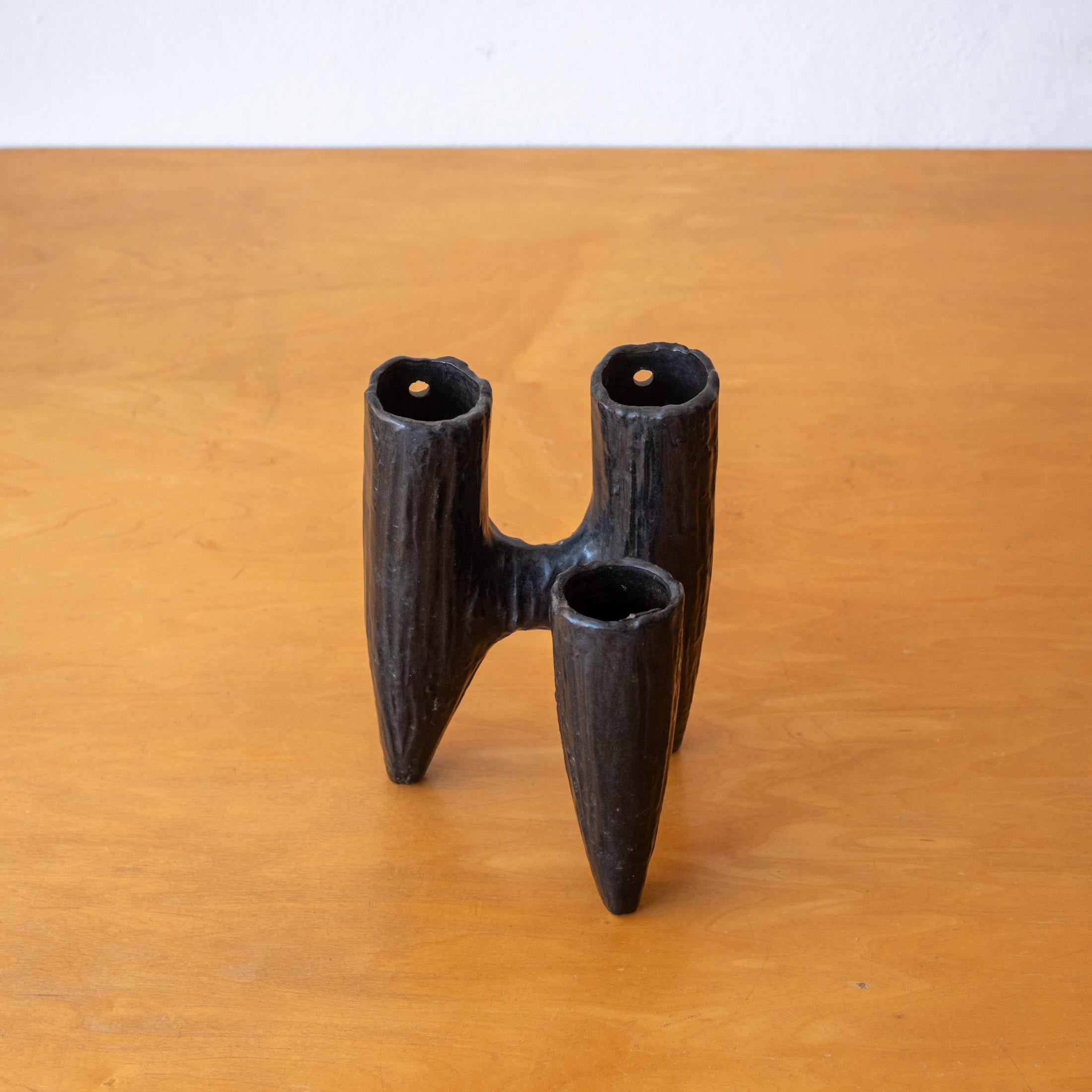 Vaso scultura Ikebana in ceramica a tre rami, Giappone, 1960 in vendita 4