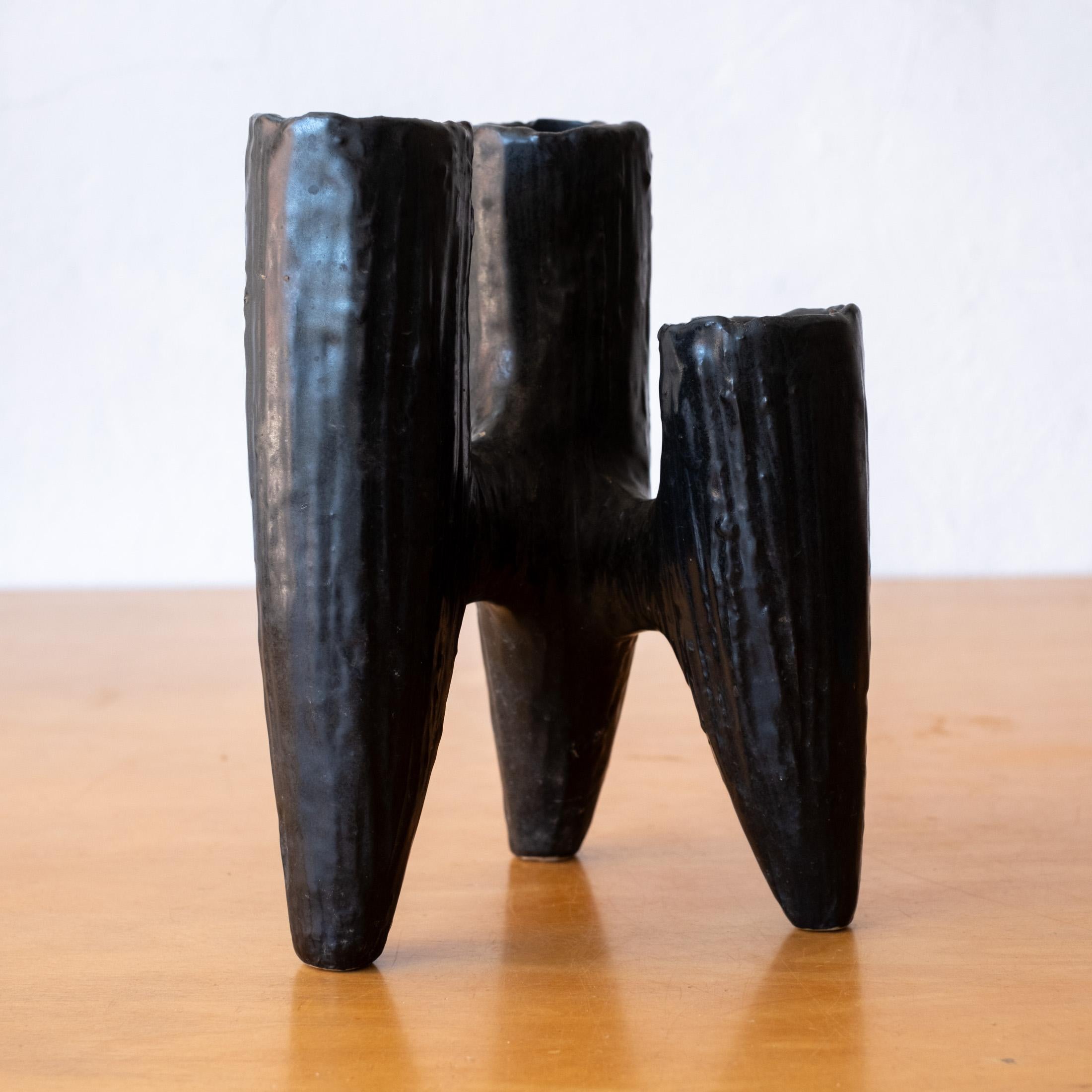 Ceramica Vaso scultura Ikebana in ceramica a tre rami, Giappone, 1960 in vendita
