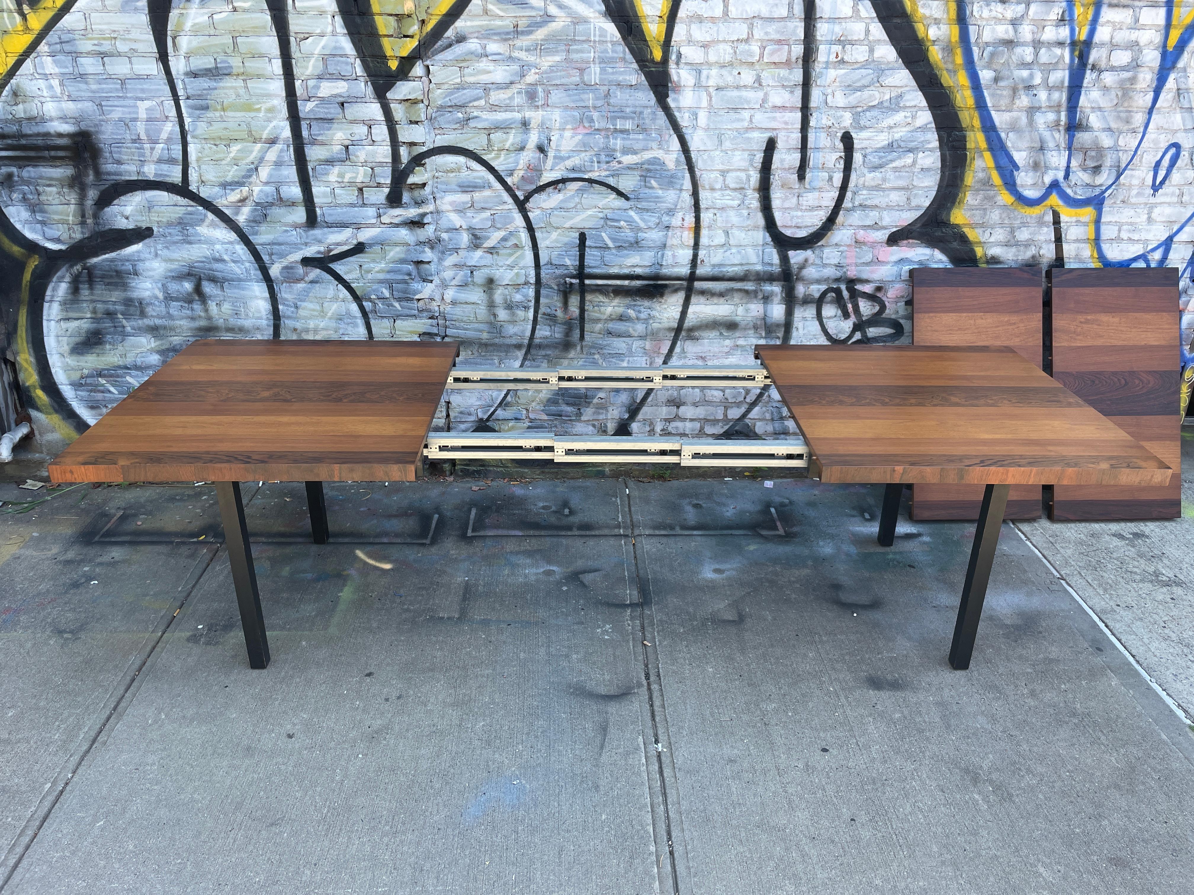 Mesa de comedor extensible Tri-Wood de Milo Baughman de mediados de siglo con 