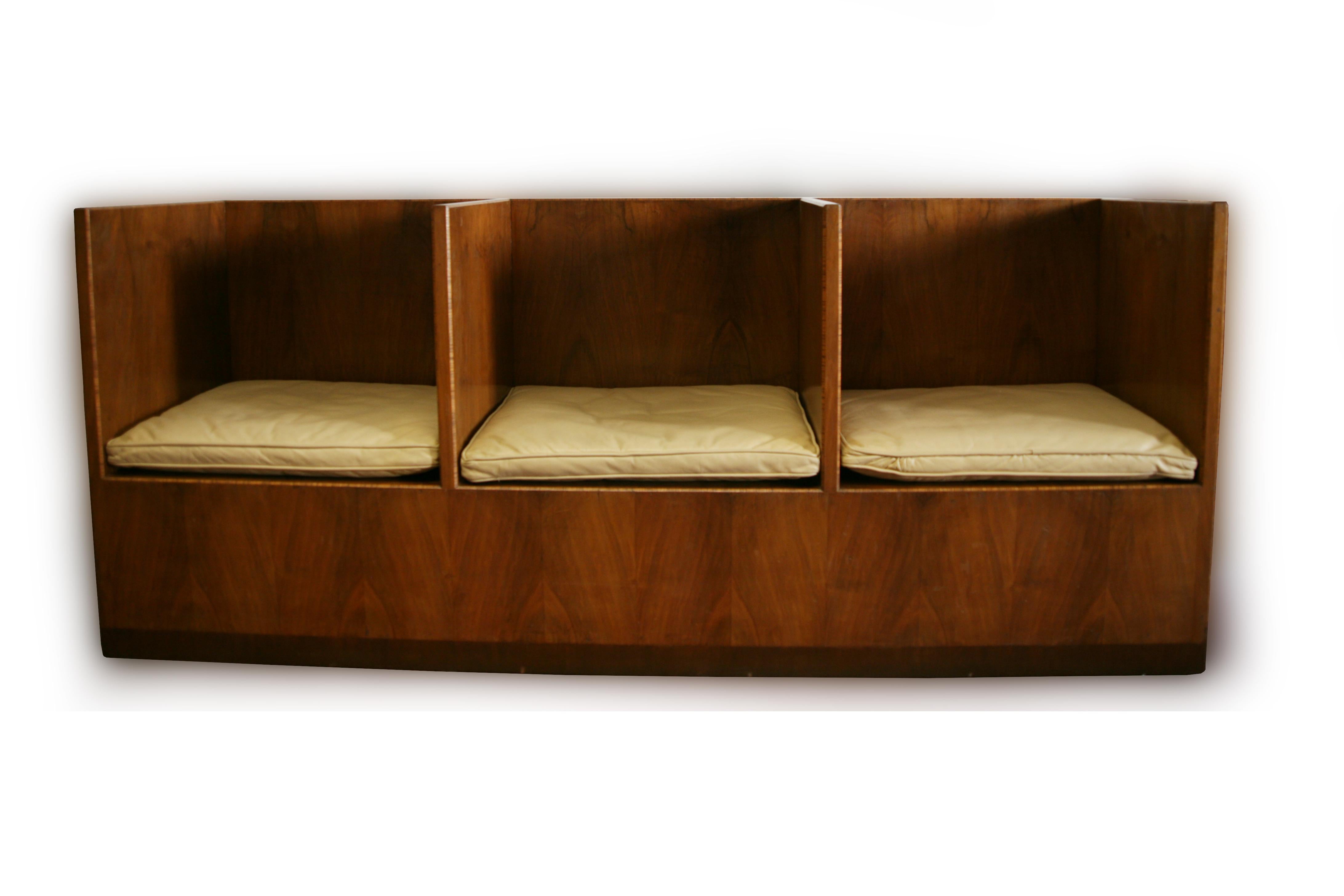 Midcentury Triple-Seat Settee Sofa Chair in Walnut Wooden Modern Style Rustic For Sale 4