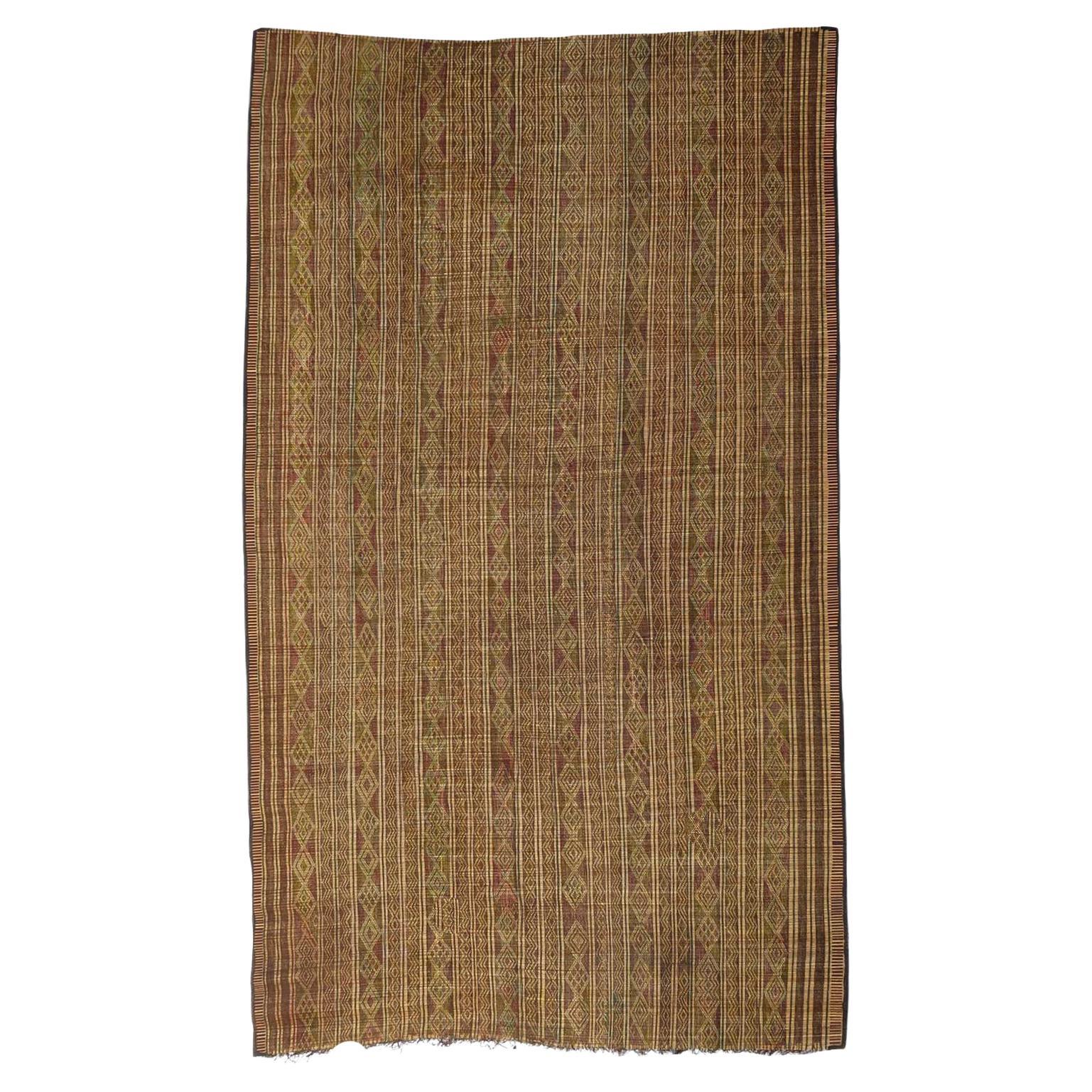 Tapis touareg du milieu du siècle 6'7 x 10'4