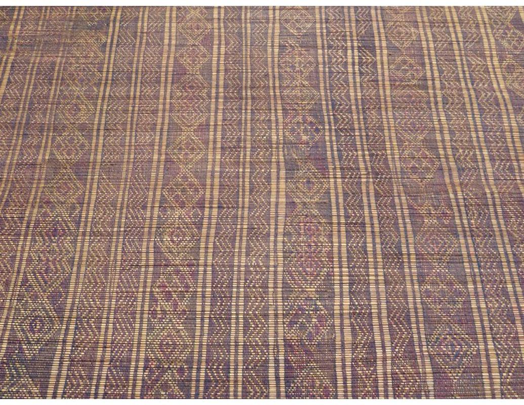 Mid-Century moderno Tappetino Tuareg di metà secolo  7' x 8'10