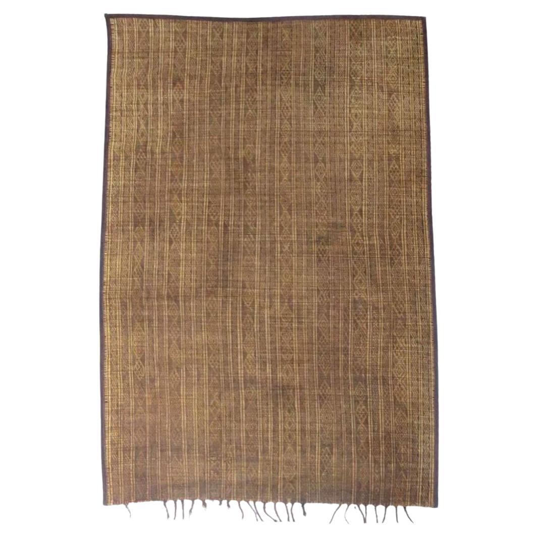Tapis touareg du milieu du siècle  7' x 8'10"
