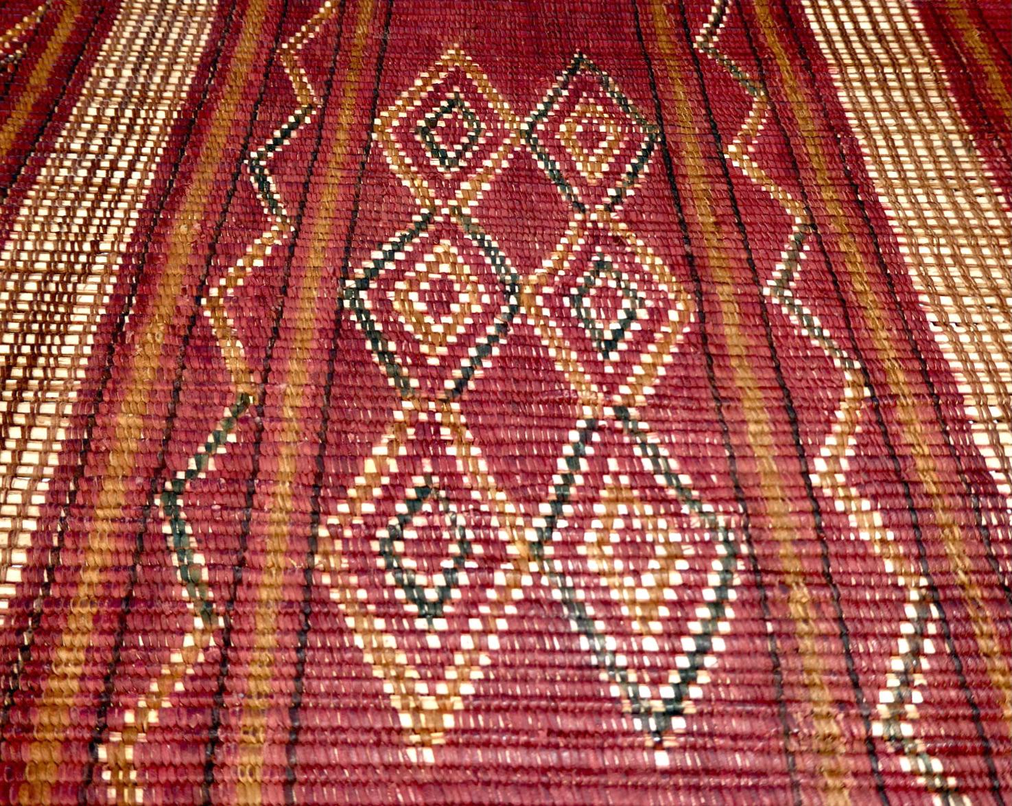 Cuir Tapis Touareg Midcentury 3'3 x 4'3