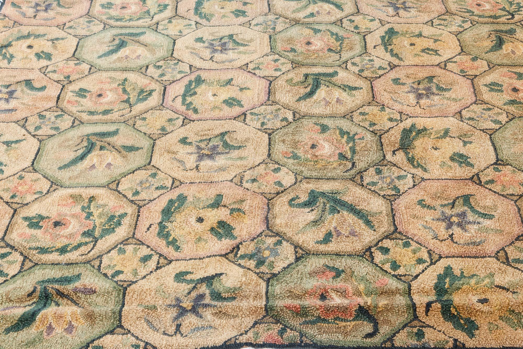 20th Century Midcentury Floral American Hooked Rug For Sale