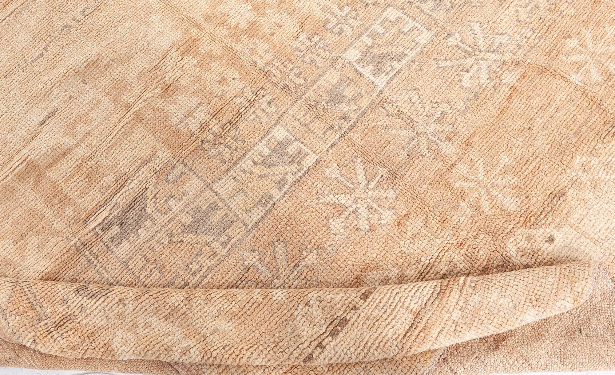 Mid-20th century Turkish Oushak abstract beige handmade wool rug
Size: 6'4