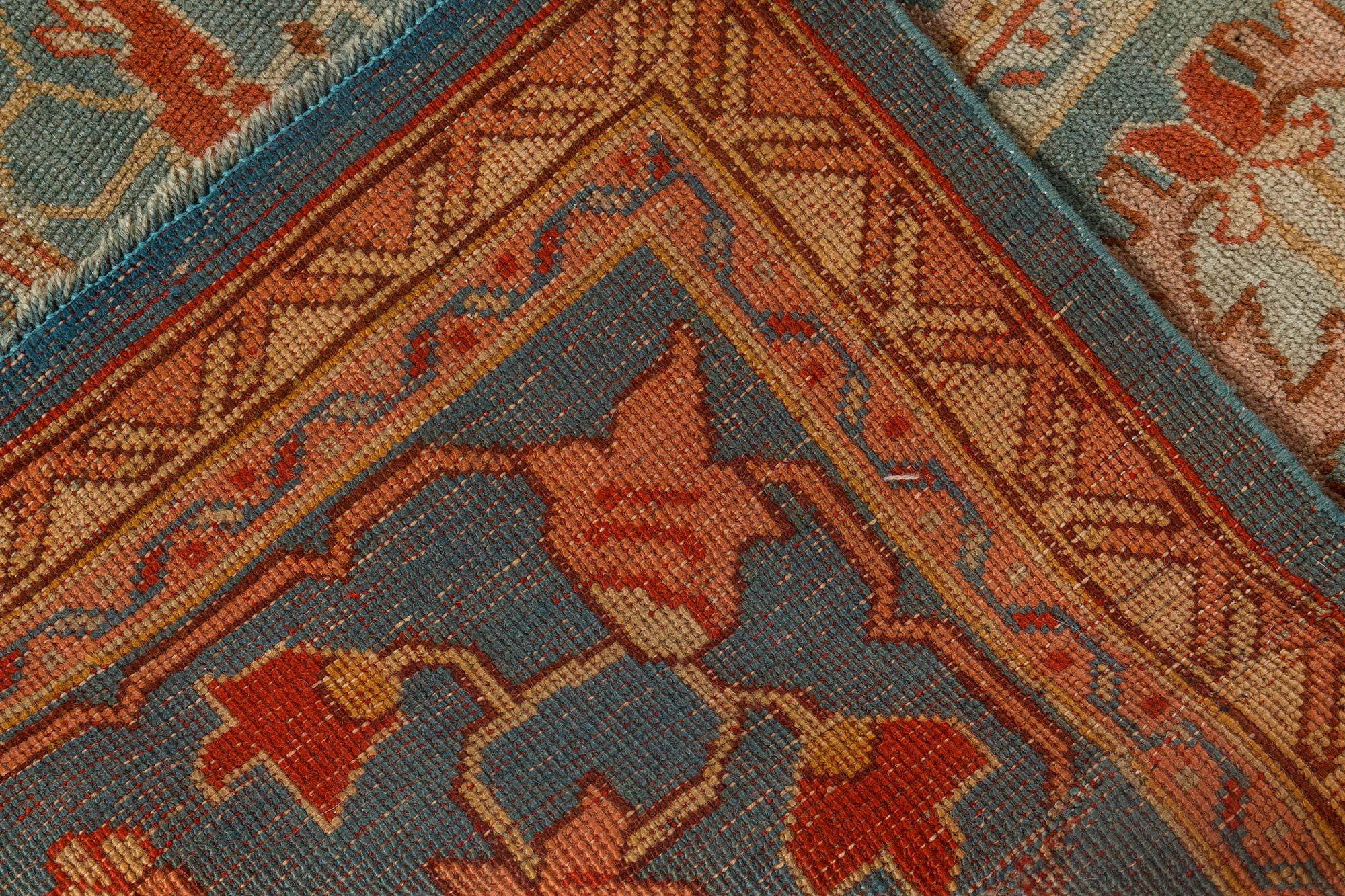 Türkischer Oushak-Teppich aus der Jahrhundertmitte, handgefertigt aus Wolle im Angebot 7
