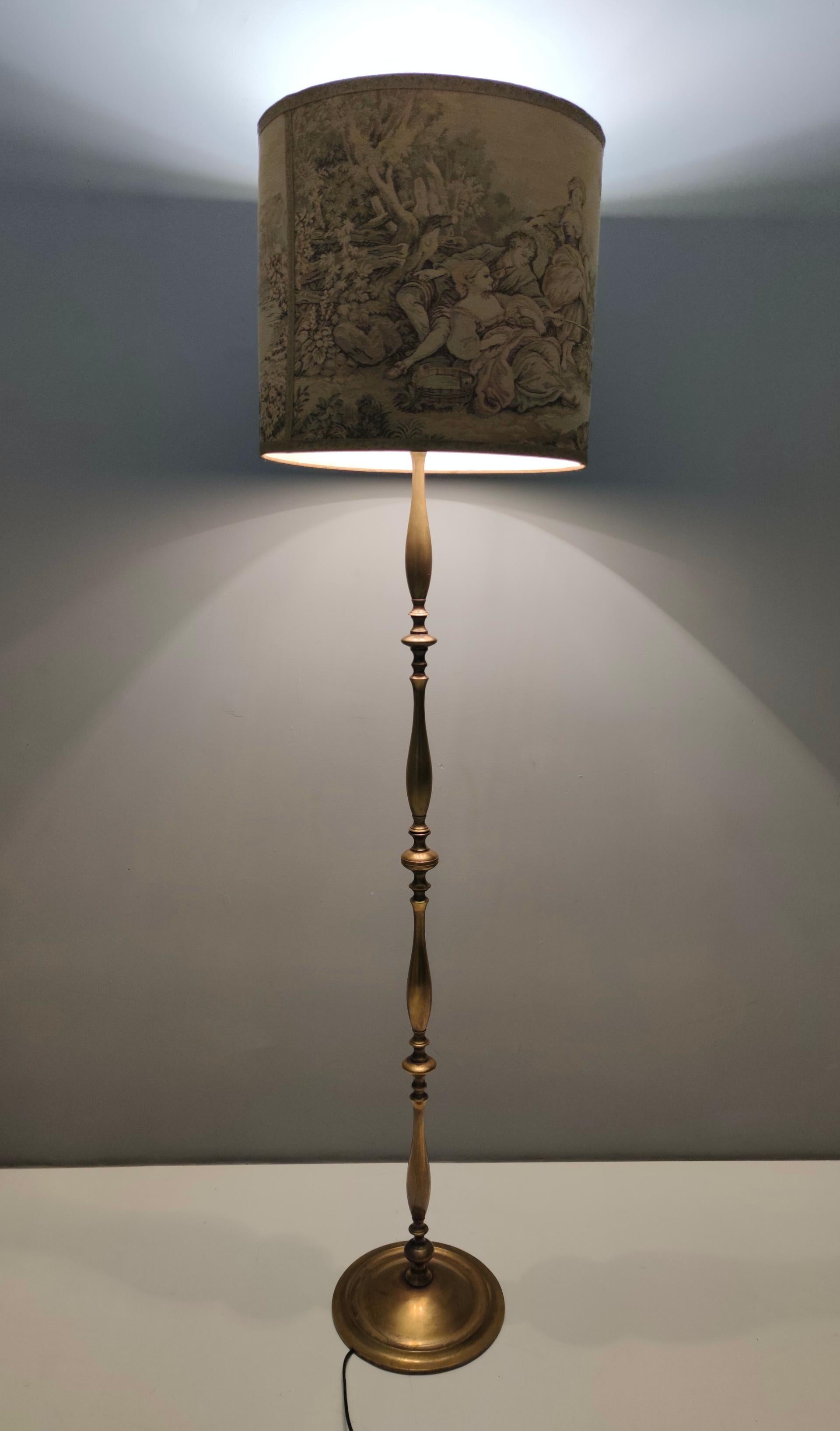 Mid-Century Modern Vintage Turned Brass and Steel Floor Lamp with a Decorated Lampshade, Italy