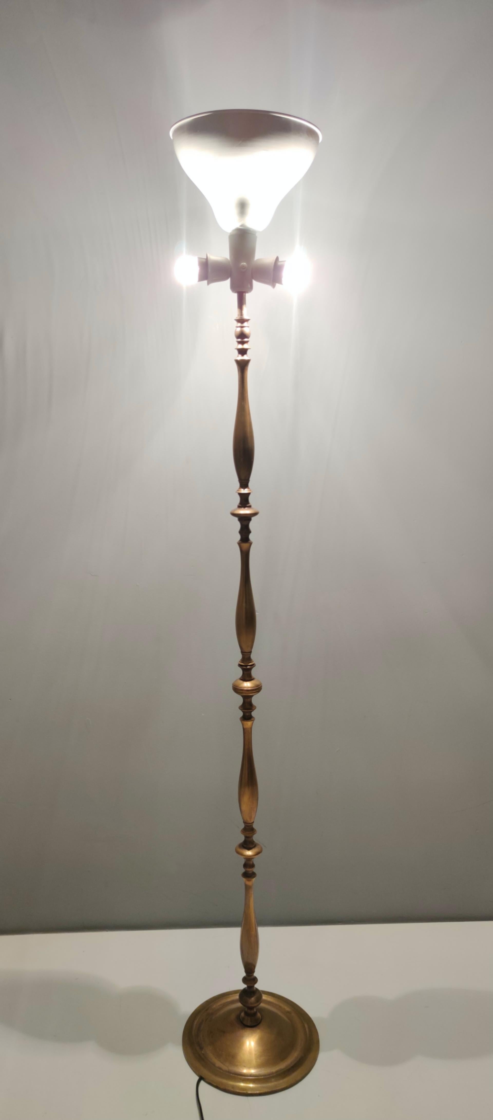Mid-20th Century Vintage Turned Brass and Steel Floor Lamp with a Decorated Lampshade, Italy